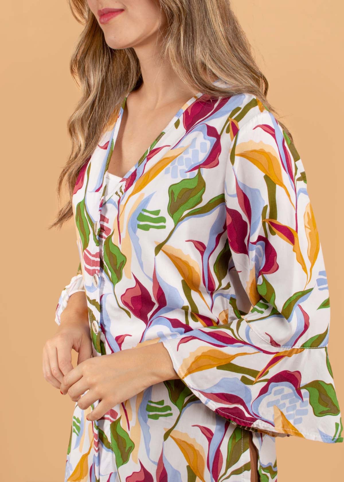 Blusón color blanco con estampado floral 104501