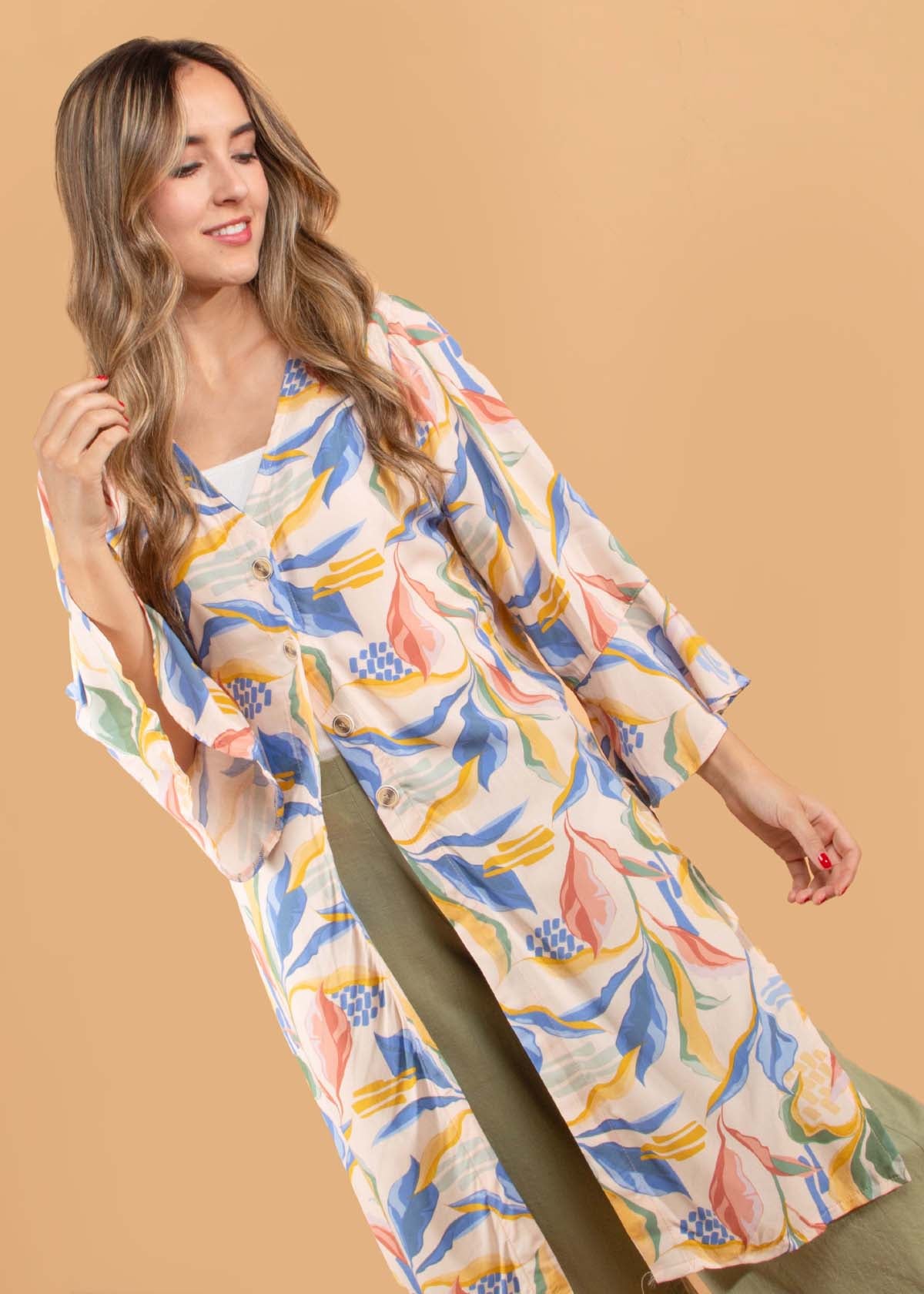 Blusón color vainilla con estampado floral 104501