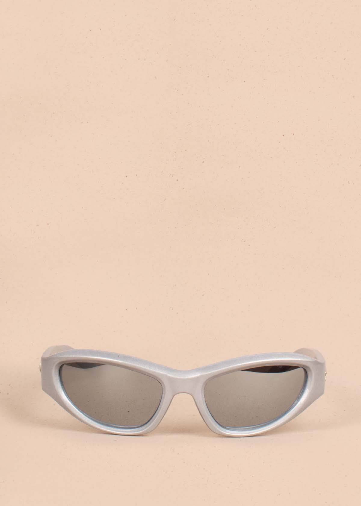 Gafas de sol color plata con marco ojos de gato 104526