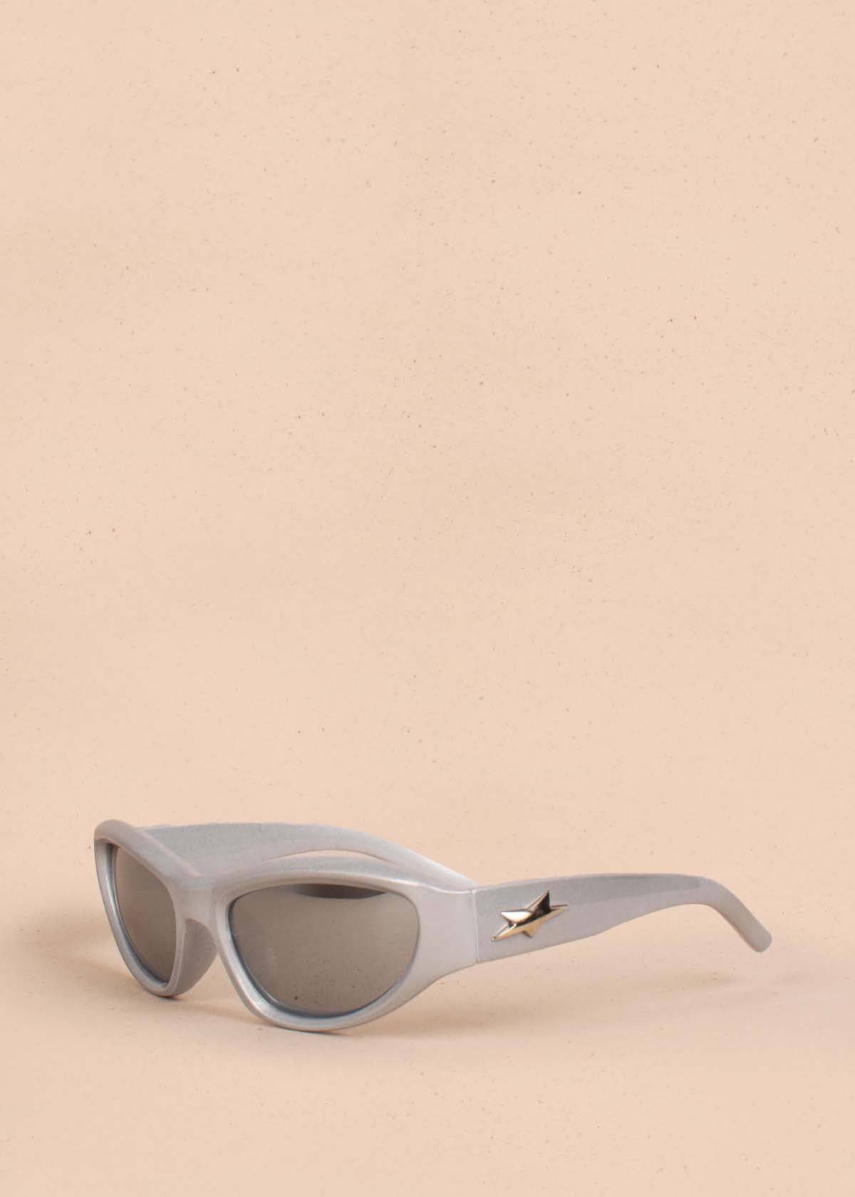 Gafas de sol color plata con marco ojos de gato 104526