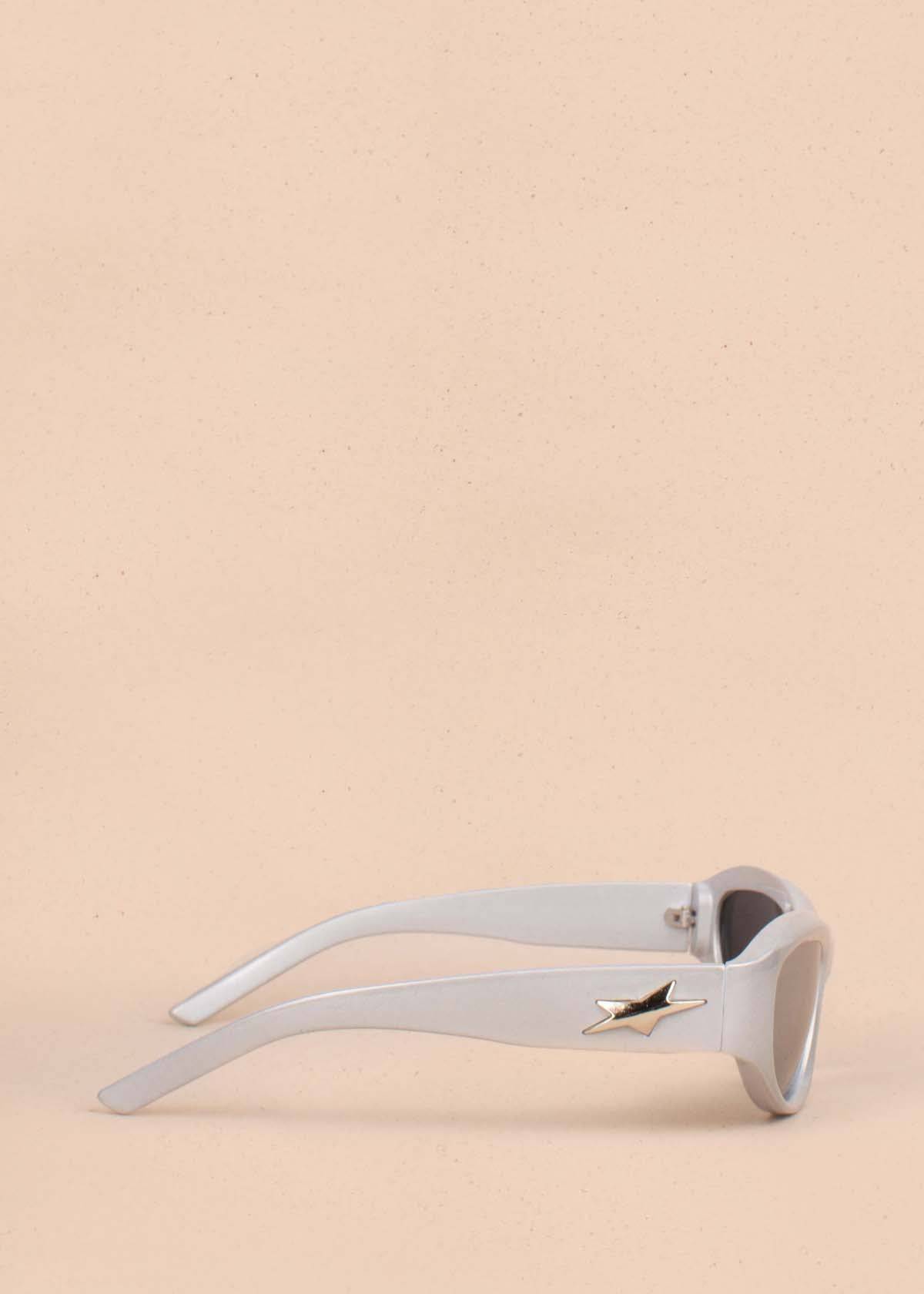 Gafas de sol color plata con marco ojos de gato 104526