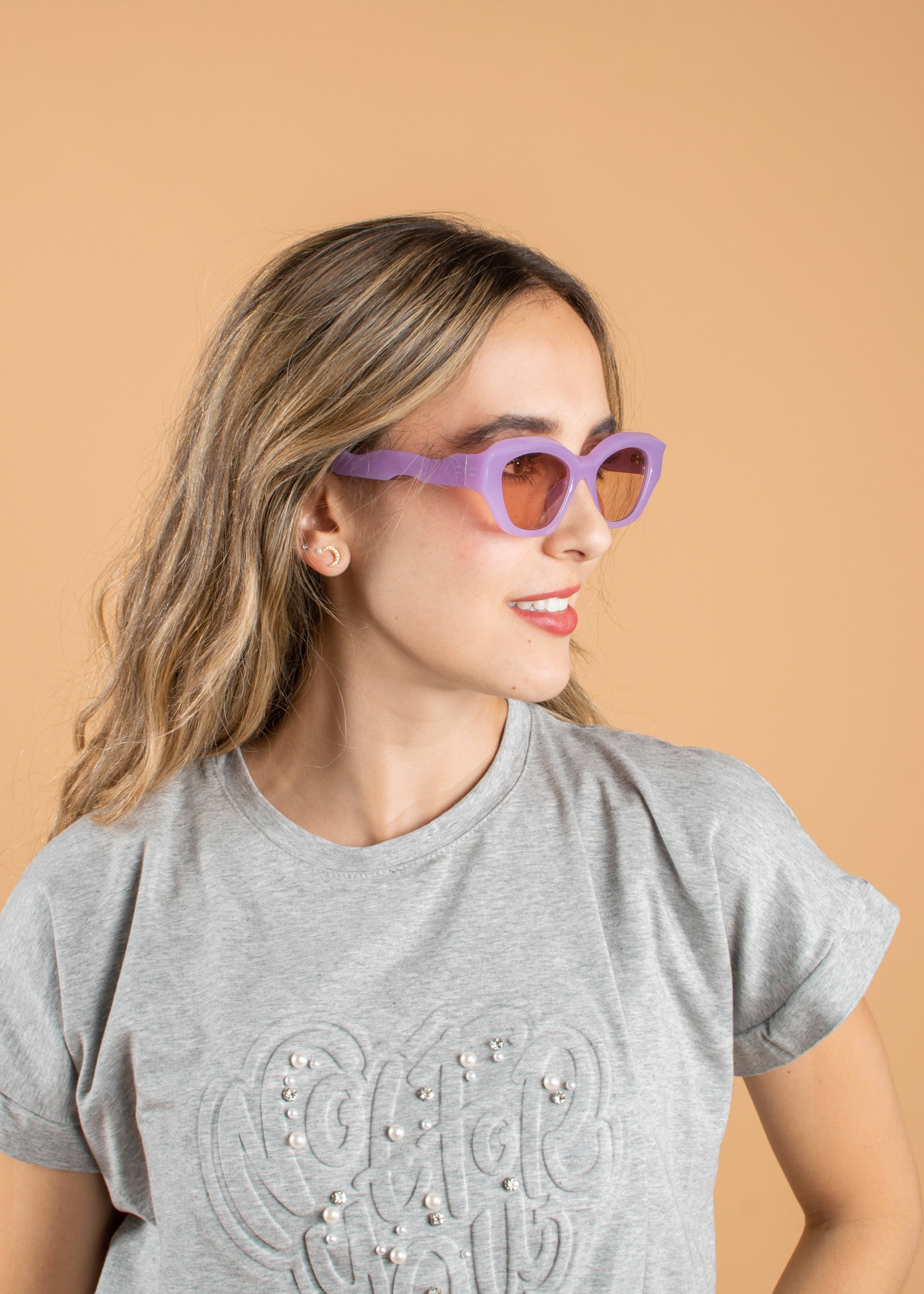 Gafas de sol color lila con marco geométrico 104529