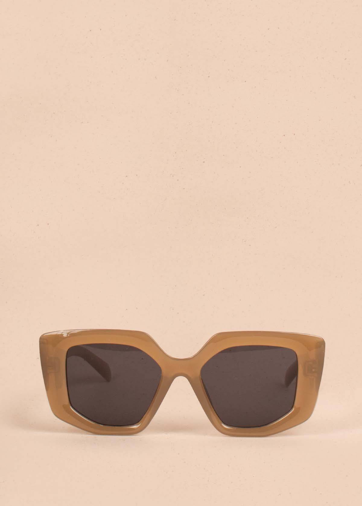 Gafas de sol color taupe con marco cuadrado 104531