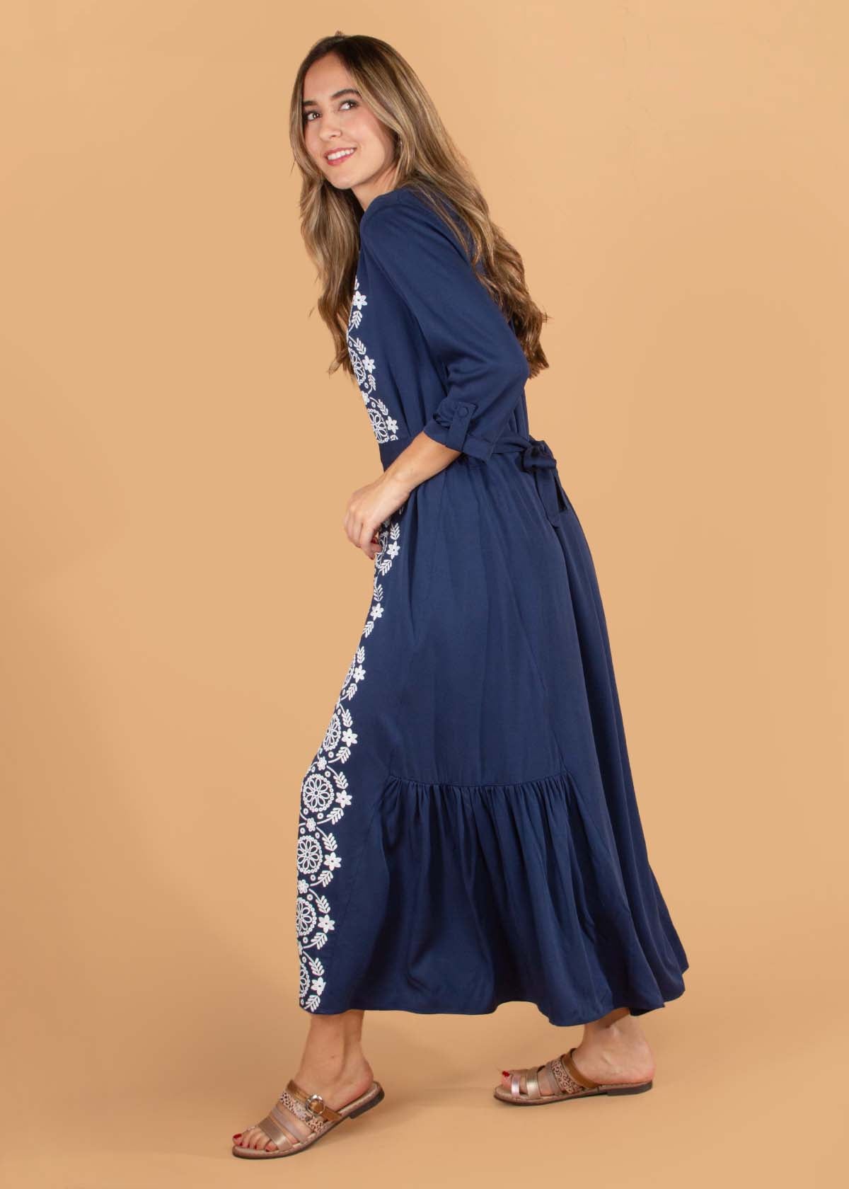 Vestido largo color azul oscuro con flores 104586