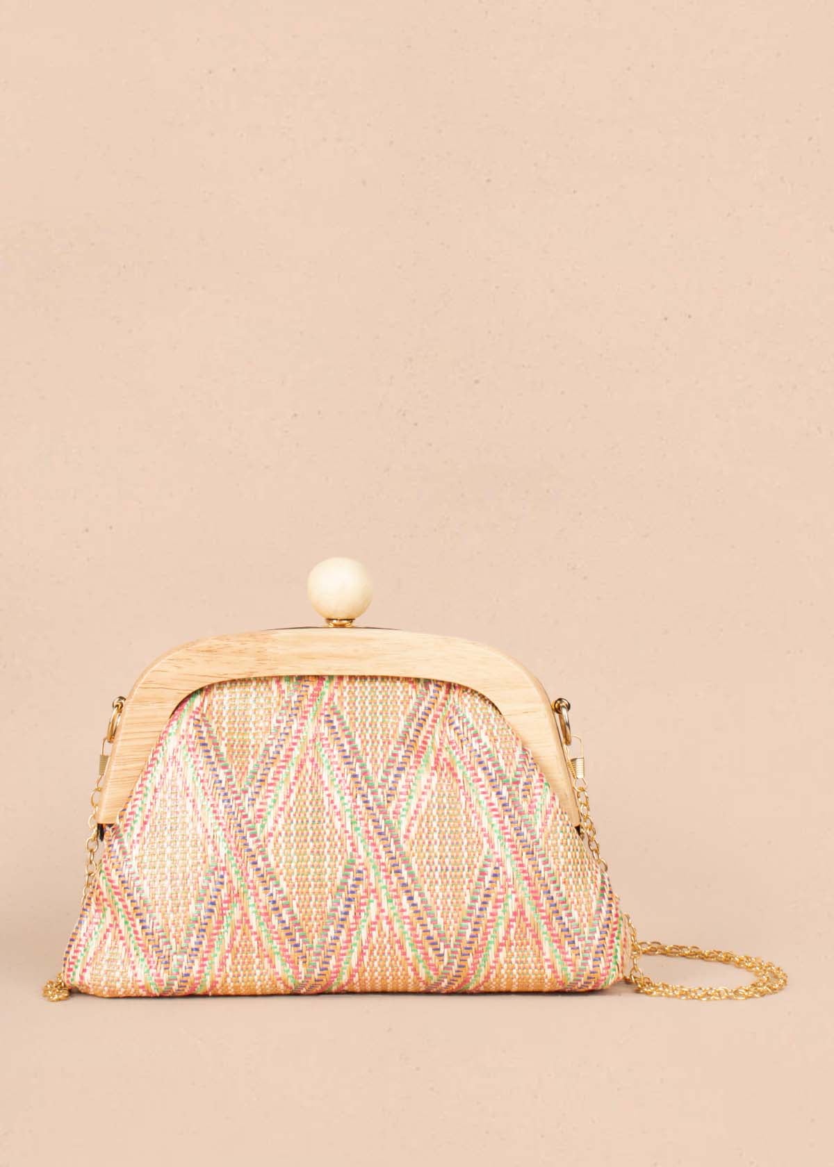 Bolso tipo bandolera multicolor con fibra textil tejida y borde en madera 104670
