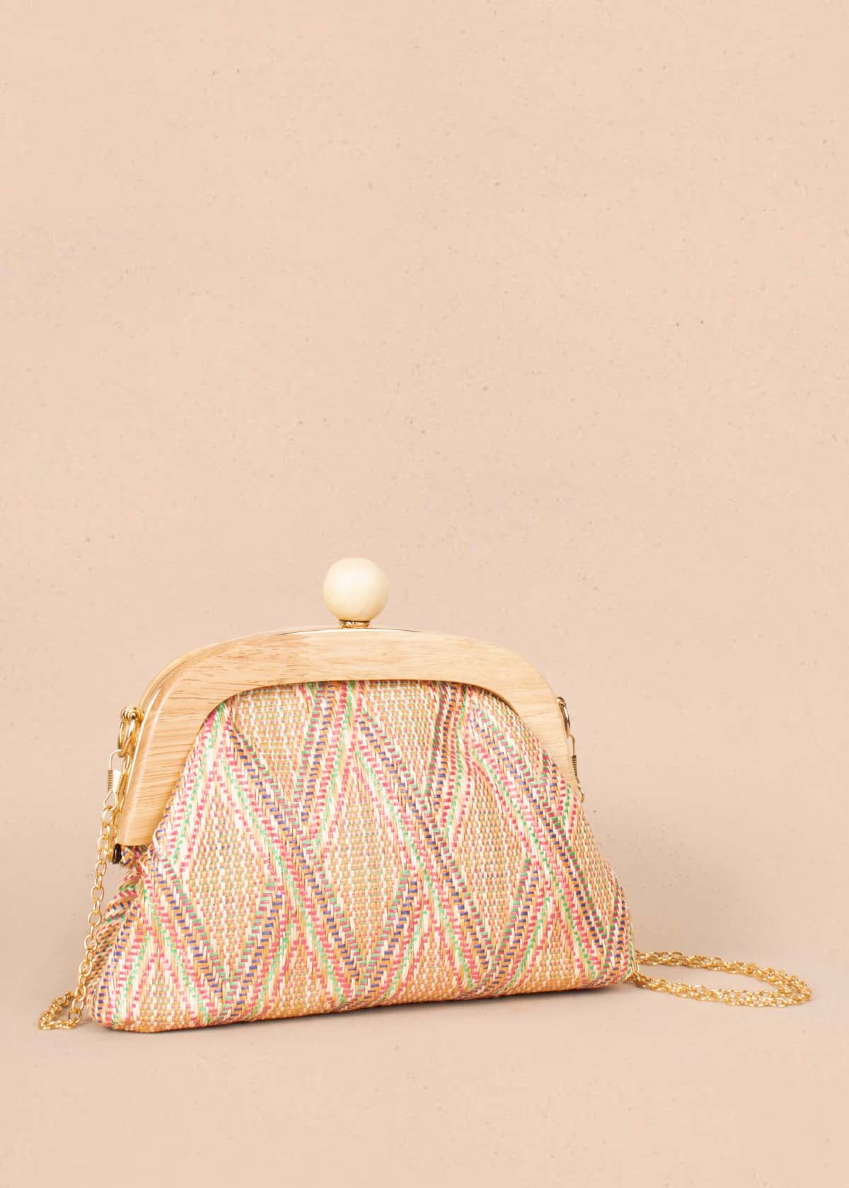 Bolso tipo bandolera multicolor con fibra textil tejida y borde en madera 104670
