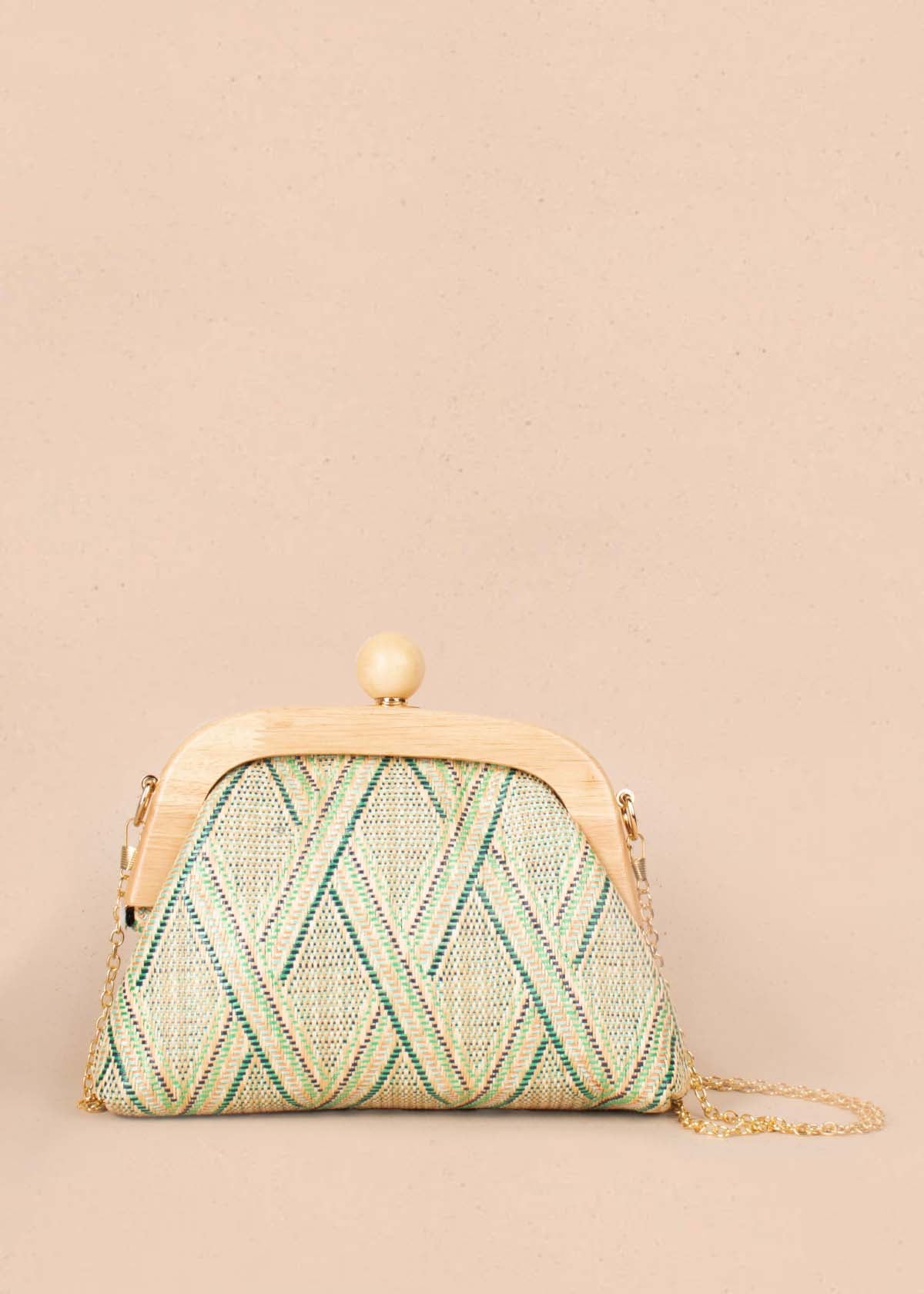 Bolso tipo bandolera color verde con fibra textil tejida y borde en madera 104670