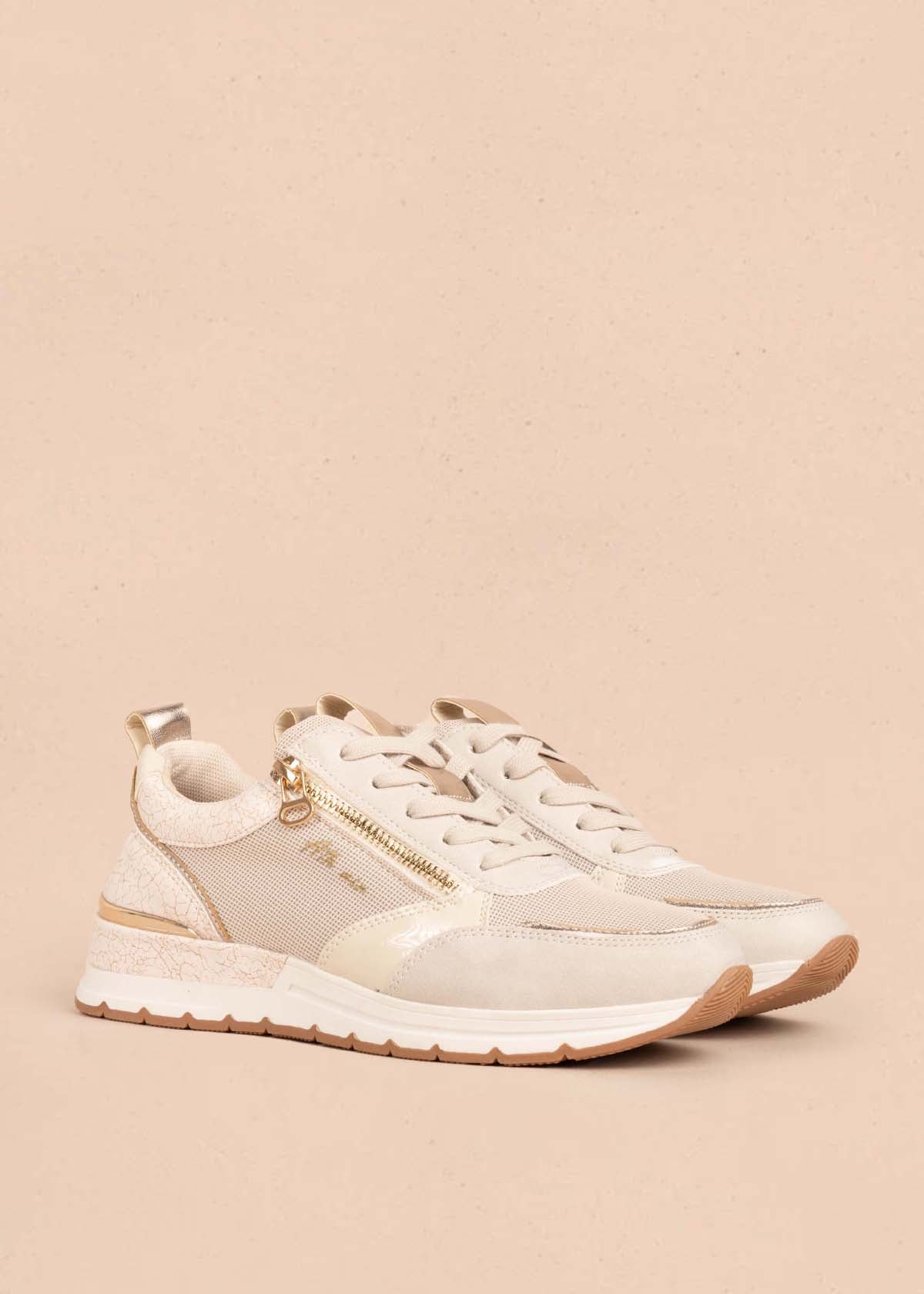 Tenis casuales color beige con cierre lateral 104735