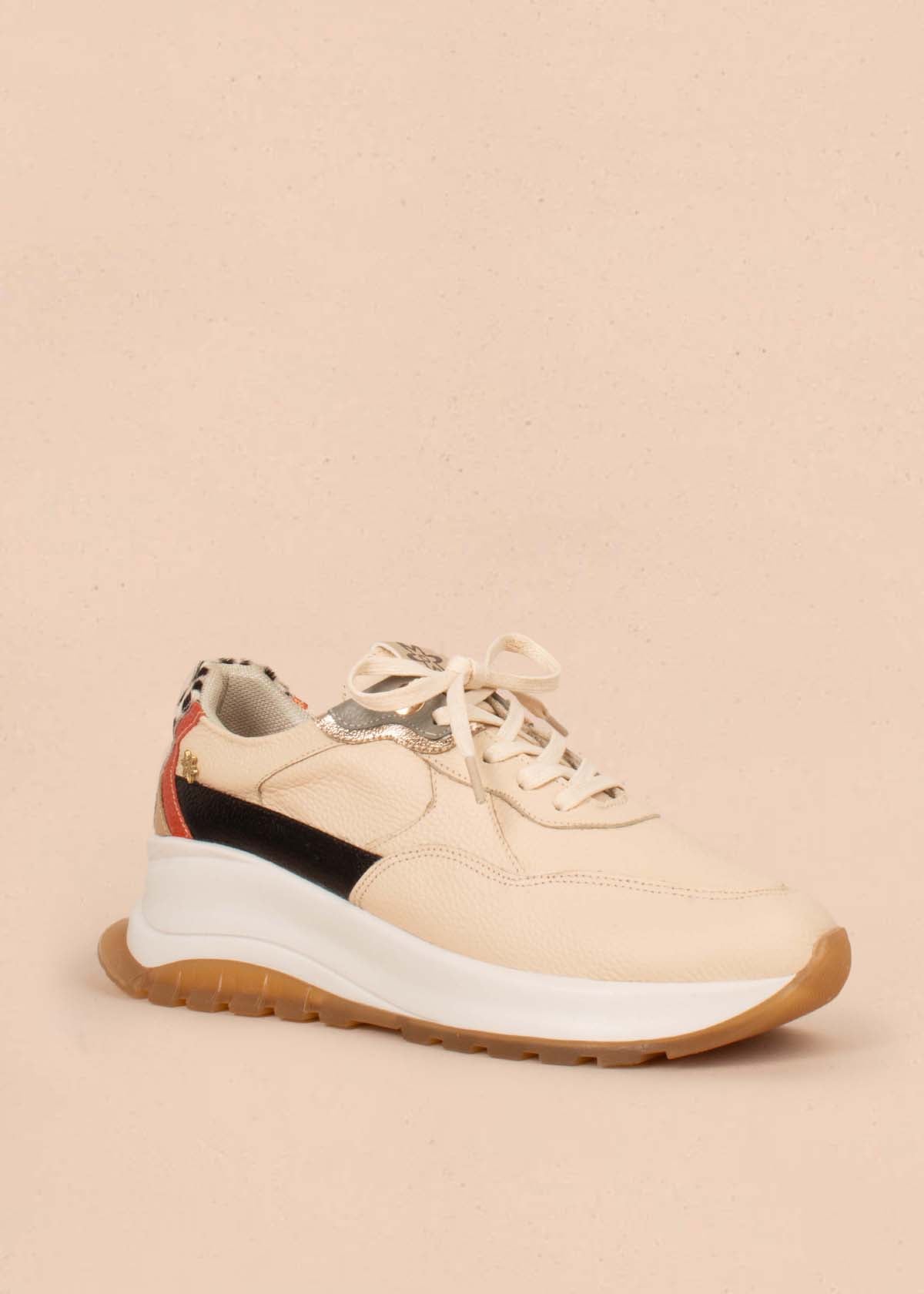 Tenis casuales en cuero color taupe y cuero con pelo 104770