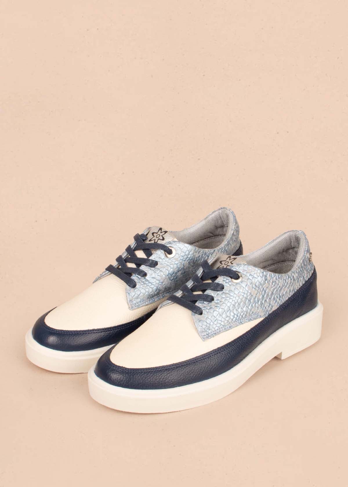 Zapatos con atadura en cuero color azul con folia pitón 104781