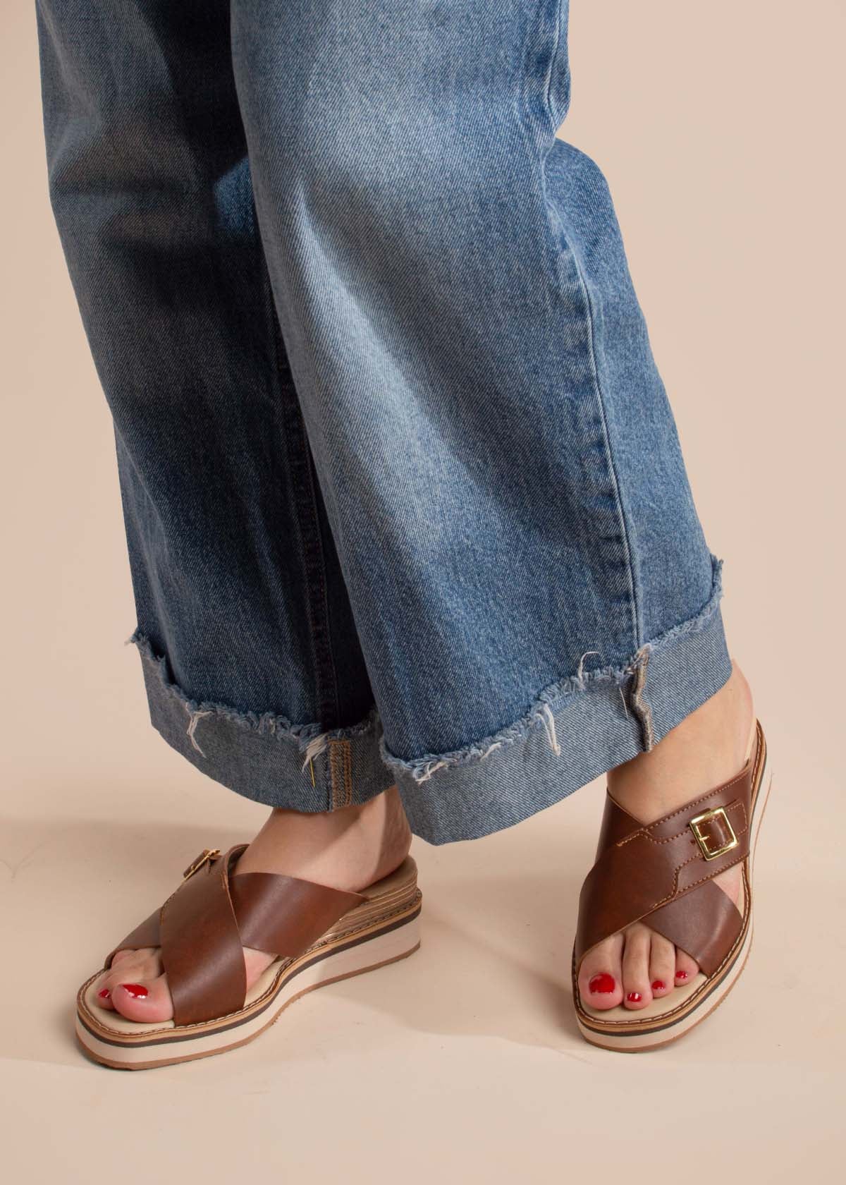 Sandalias color miel con hebilla 104839