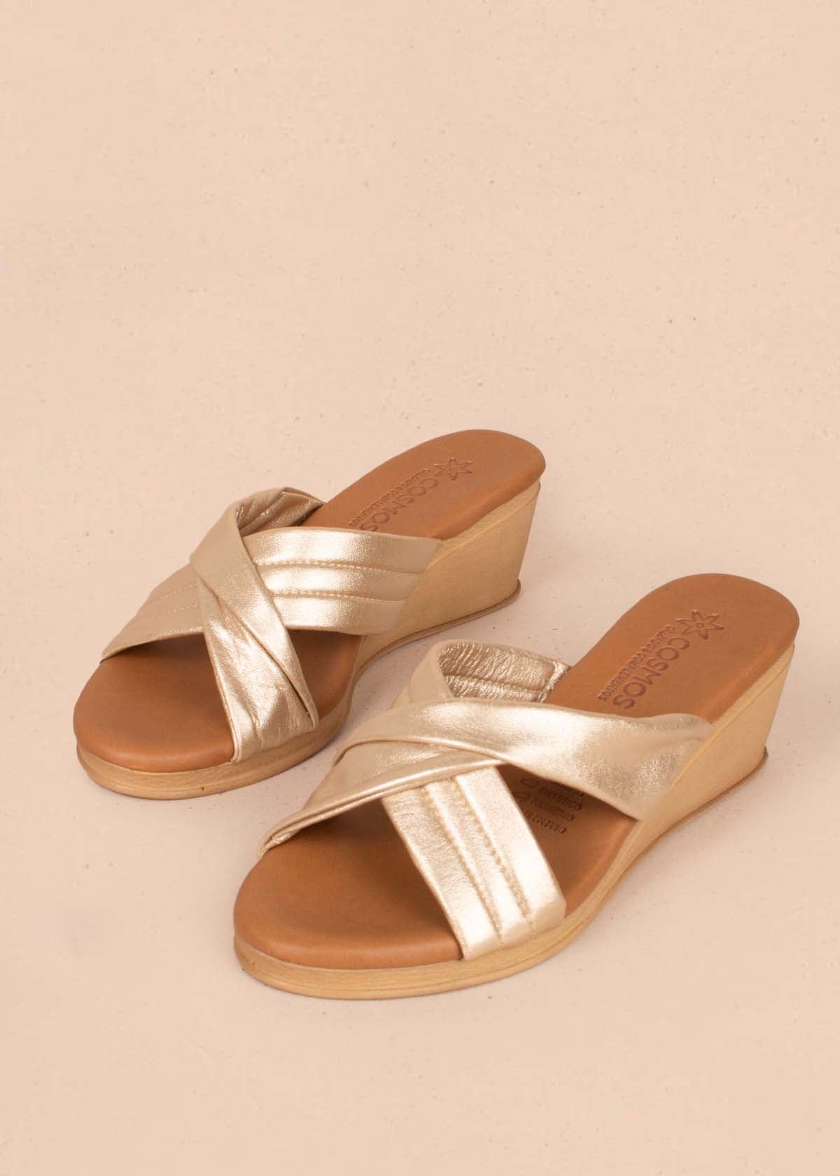 Sandalias en cuero altas color dorado con correas cruzadas 104858