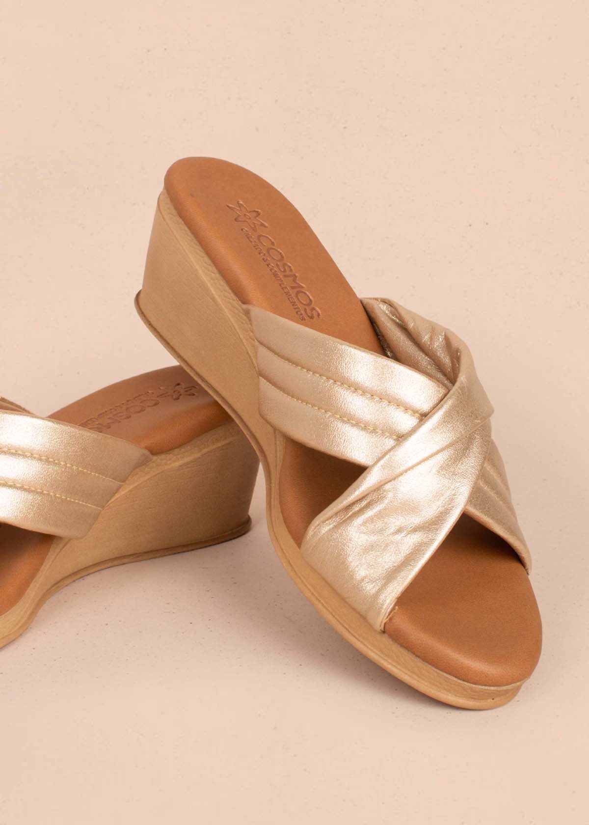 Sandalias en cuero altas color dorado con correas cruzadas 104858