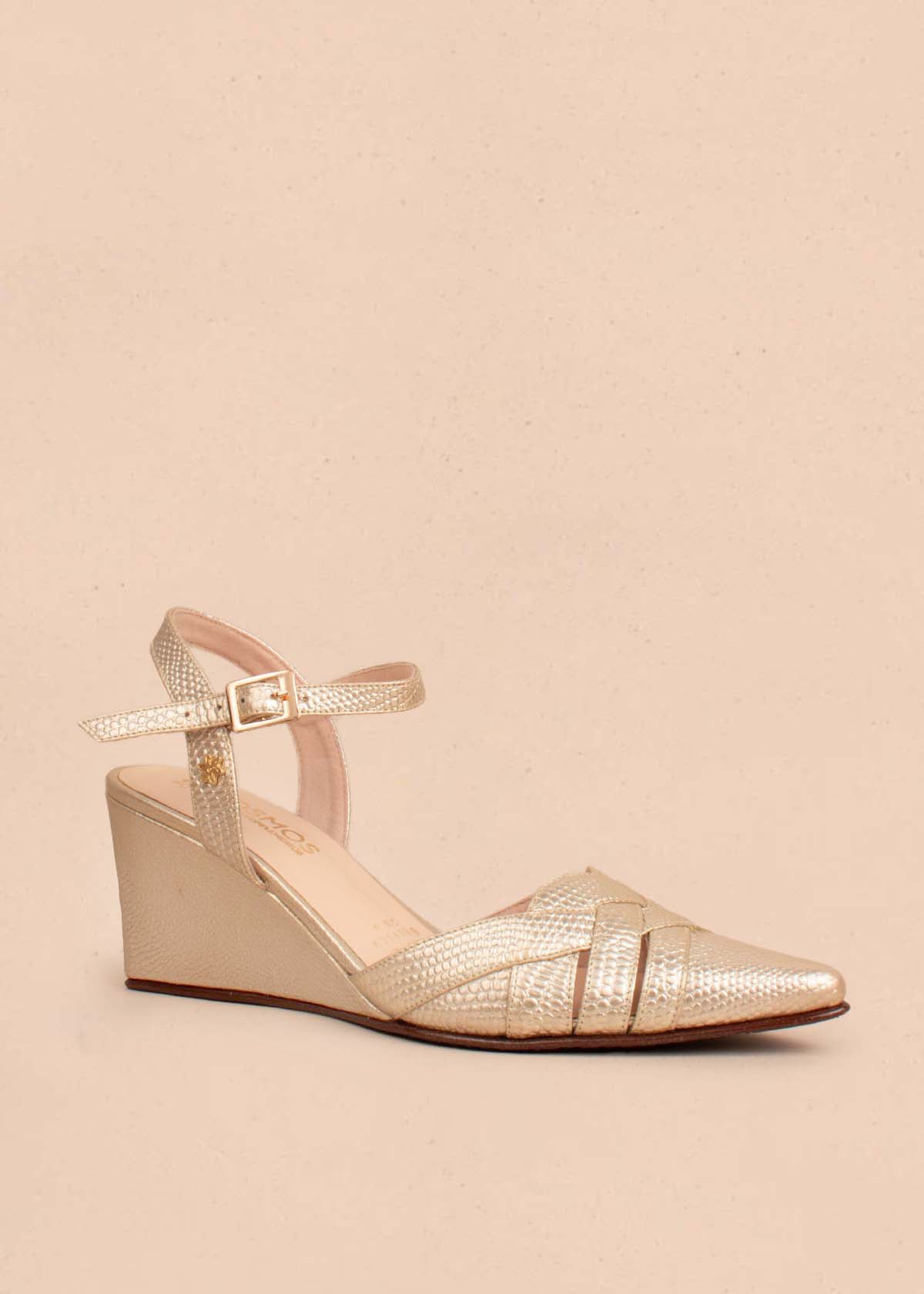 Sandalias en cuero color dorado con correas cruzadas 104865