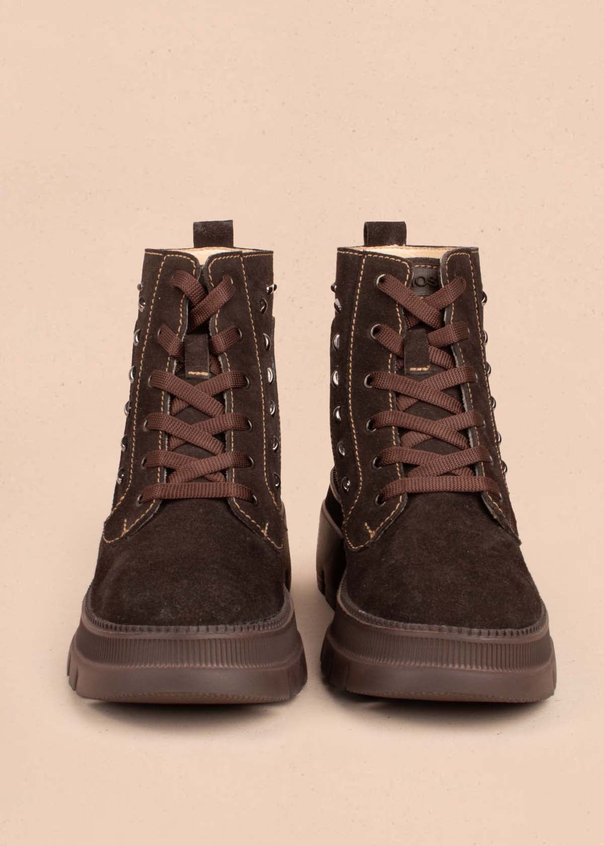 Botines en cuero color café con taches 105003