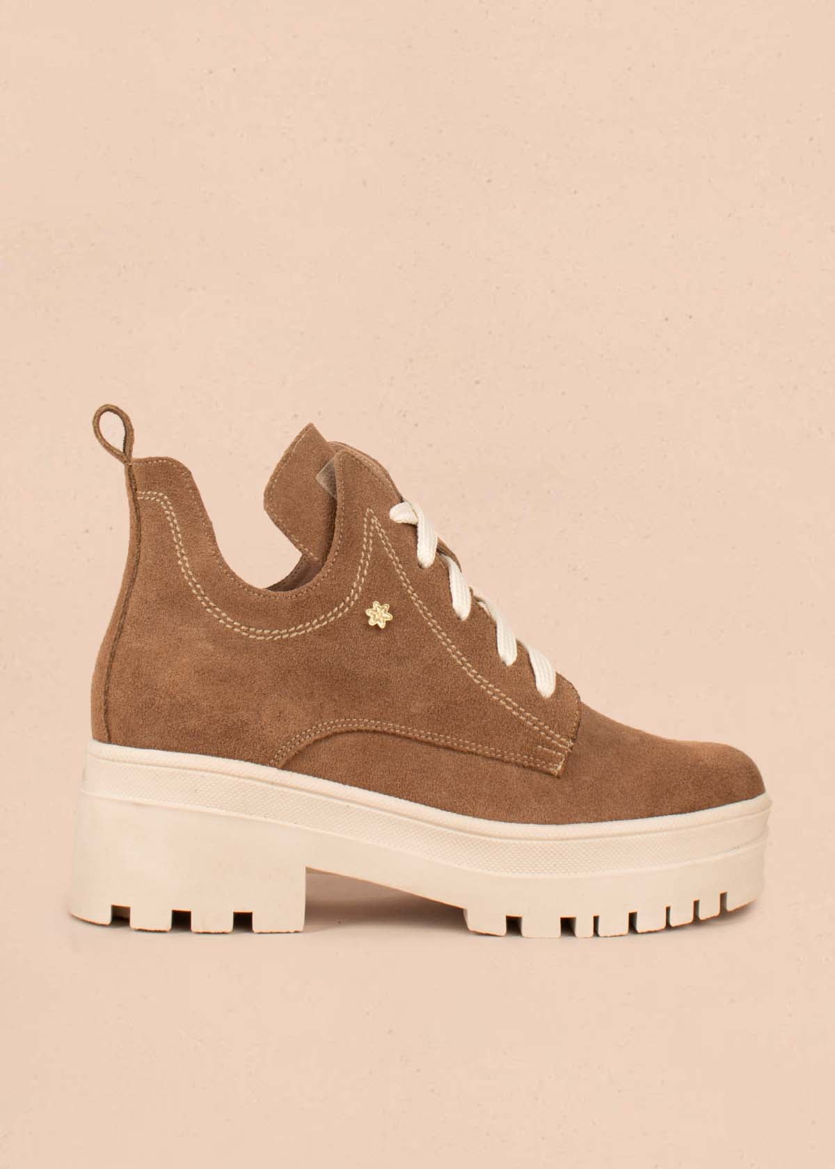 Botines en cuero color arena 105020