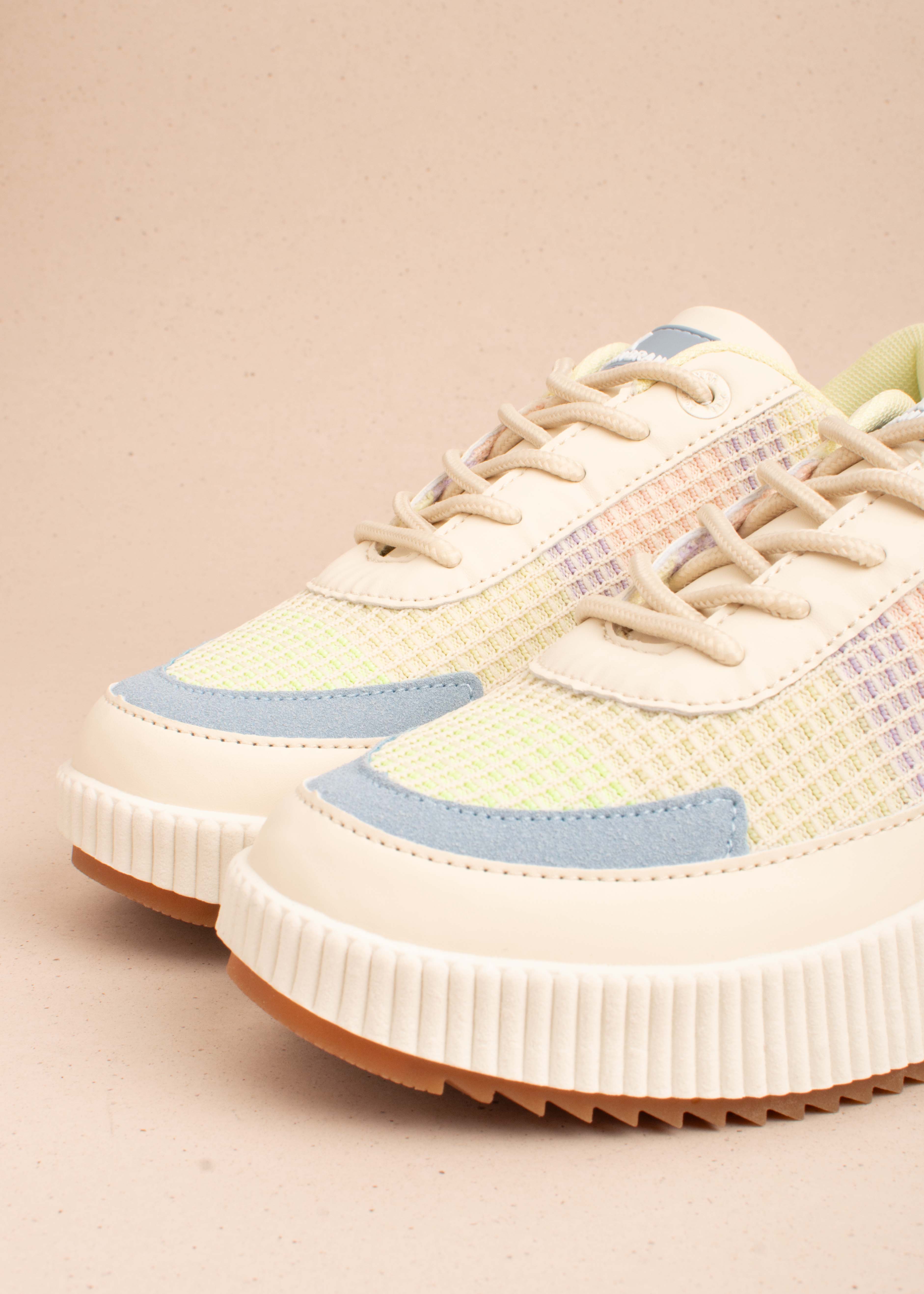Tenis casuales color azul claro con malla 105036