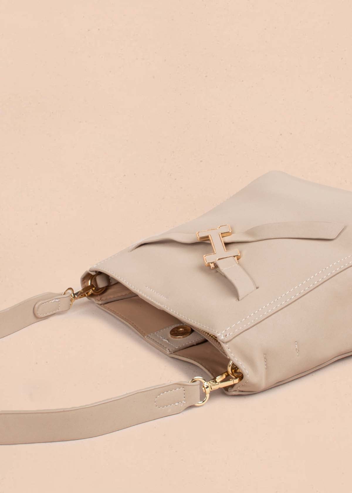 Bolso tipo bandolera color beige 105132