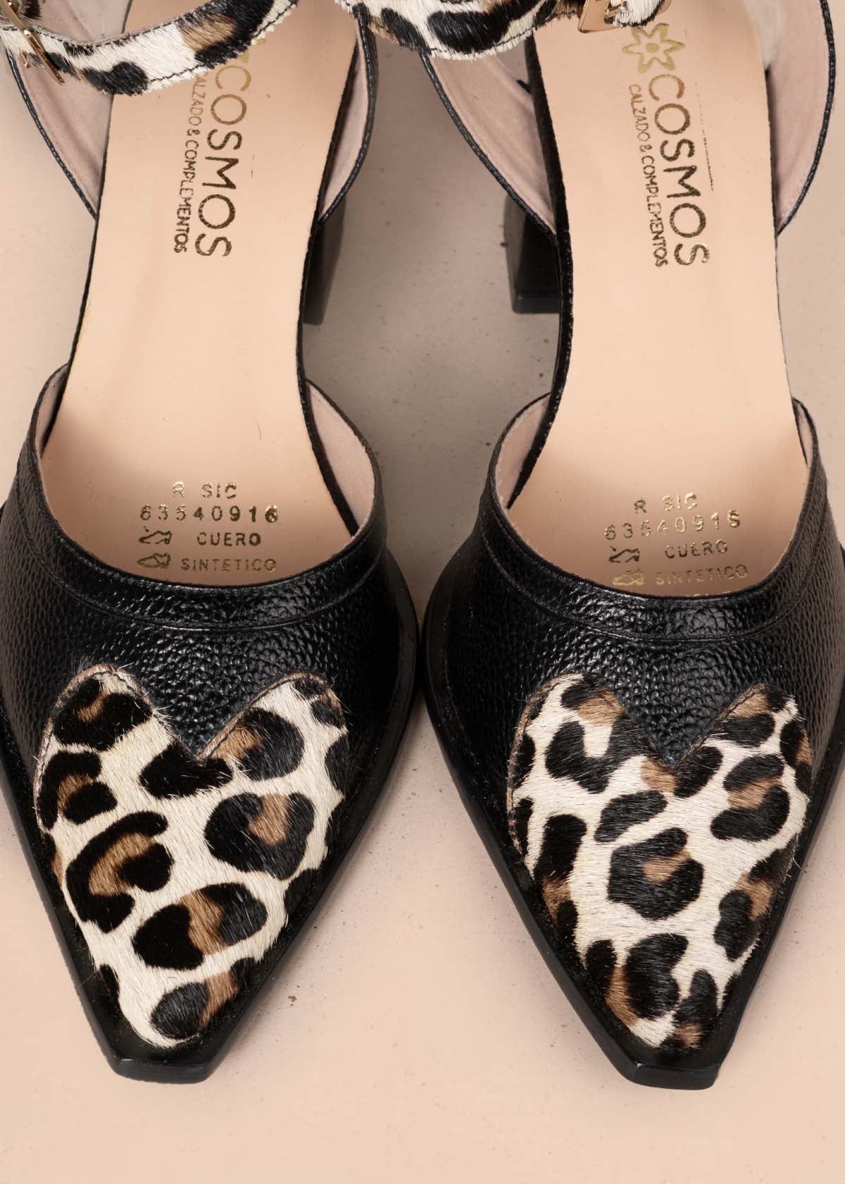 Tacones trabillas en cuero color negro y cuero con pelo animal print 105174