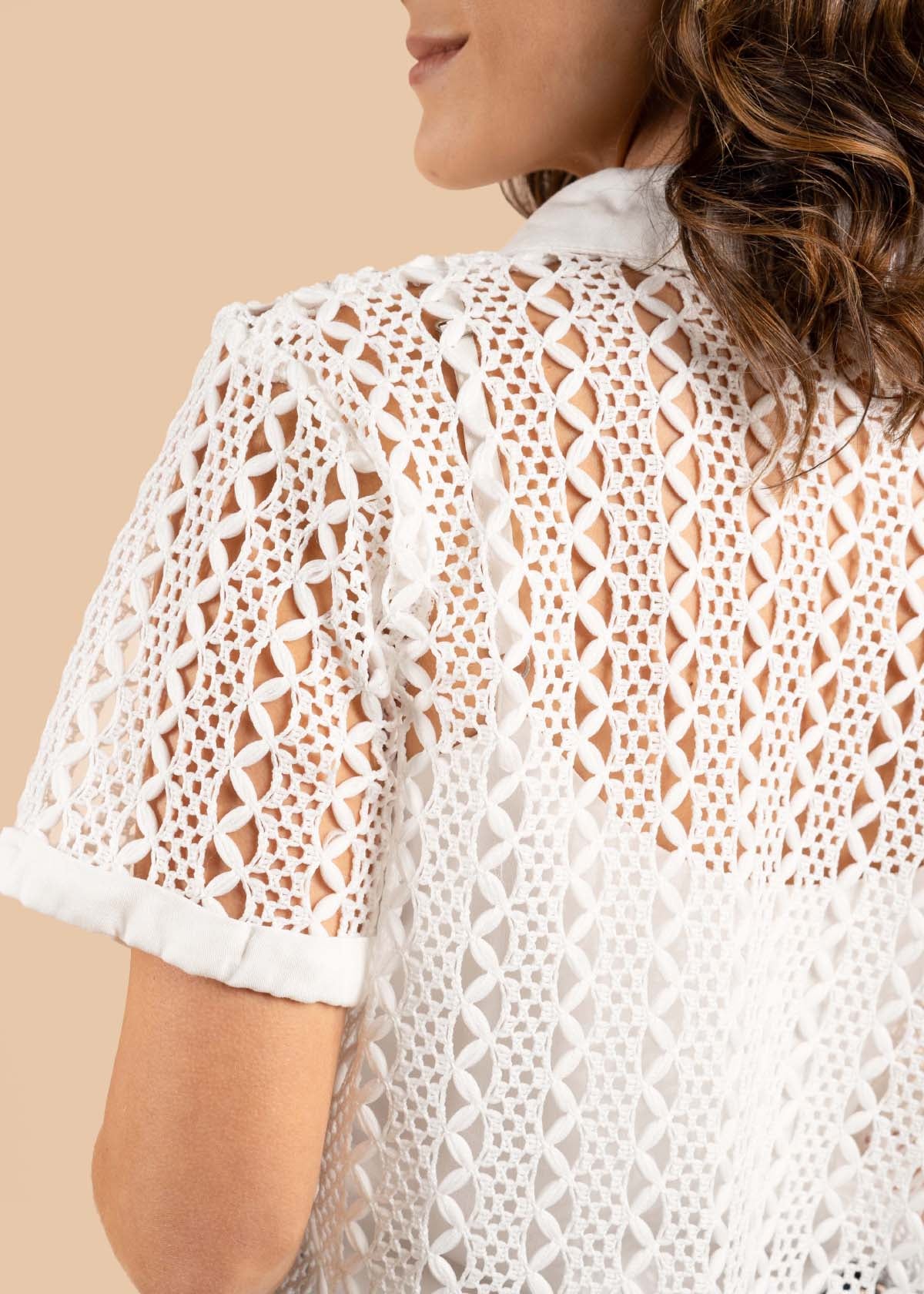 Blusa color blanco con tejido en malla 105184