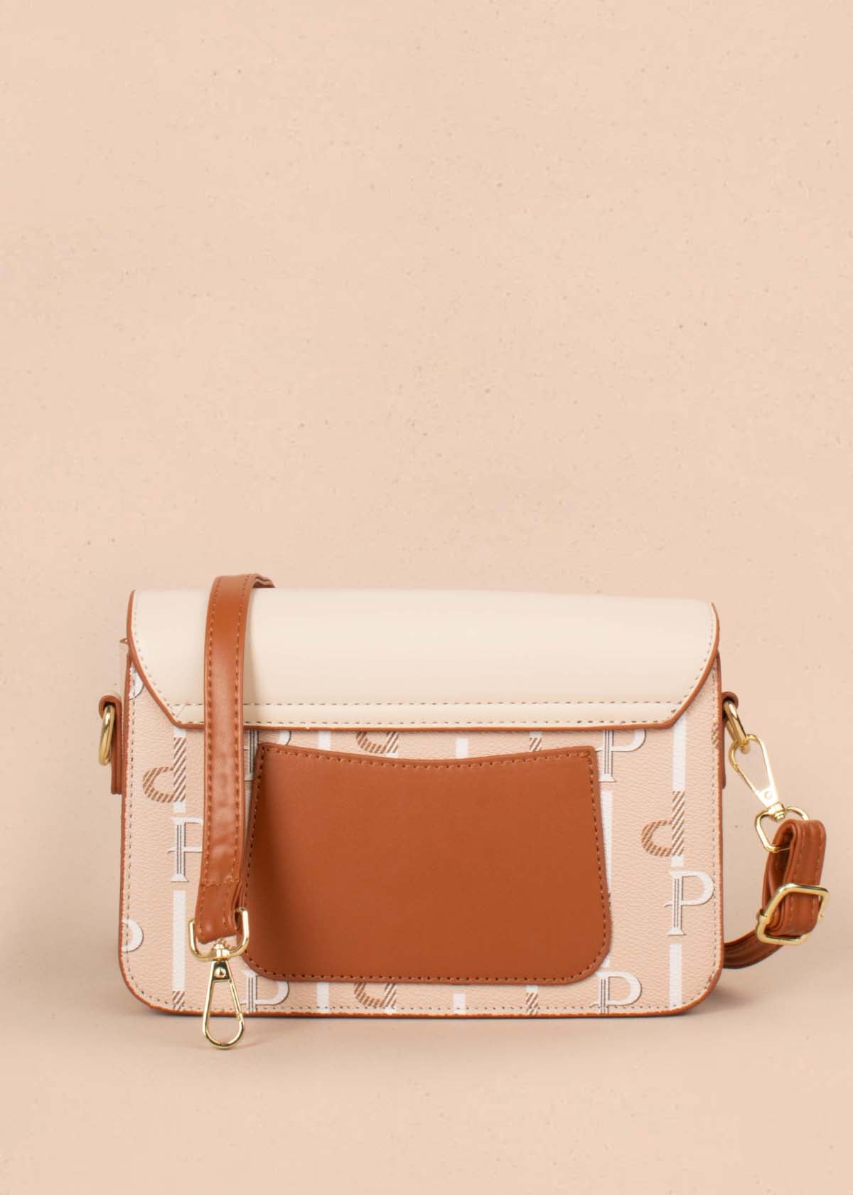 Bolso tipo bandolera color beige con estampado 105255