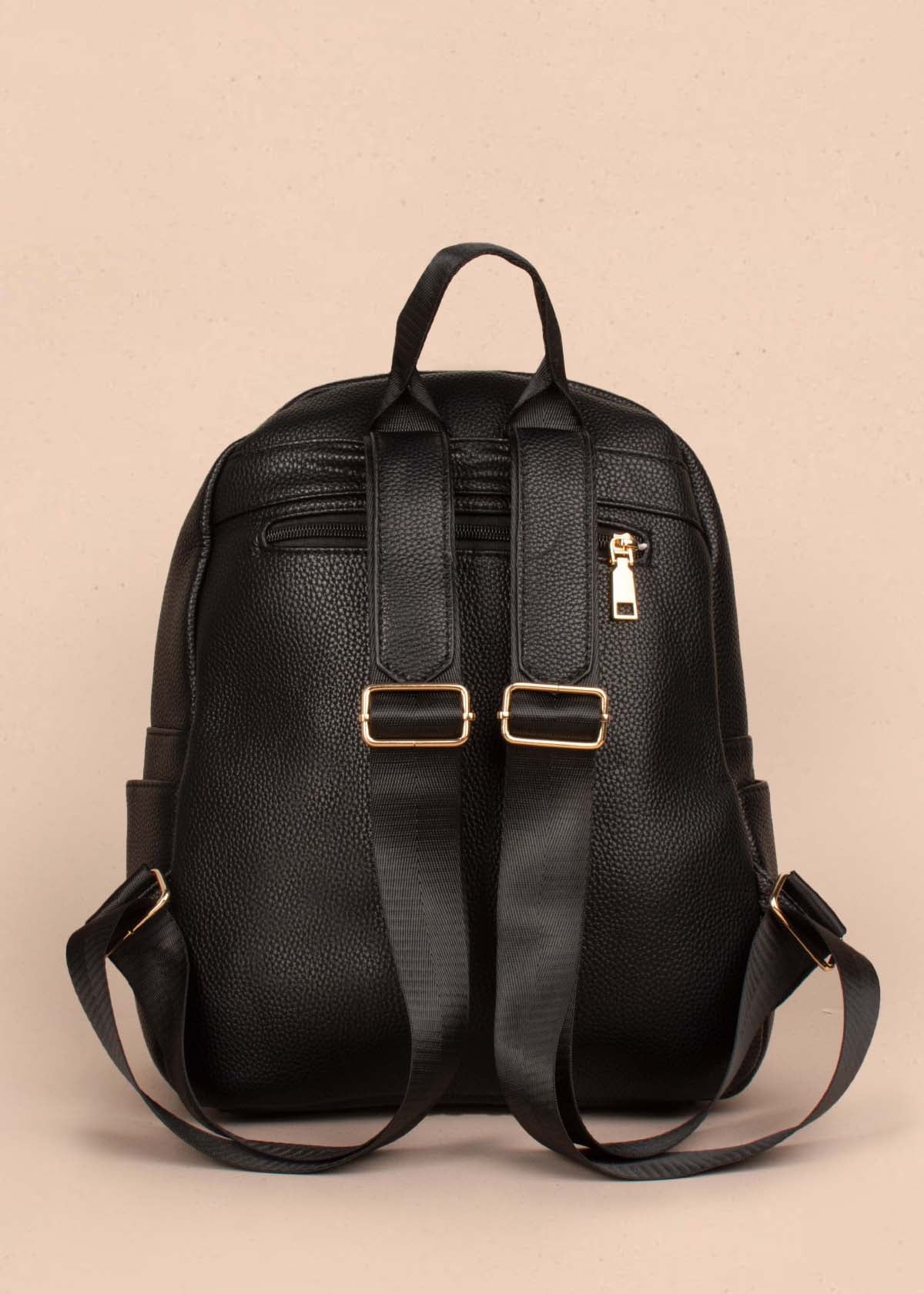 Morral color negro con cierre frontal 105262