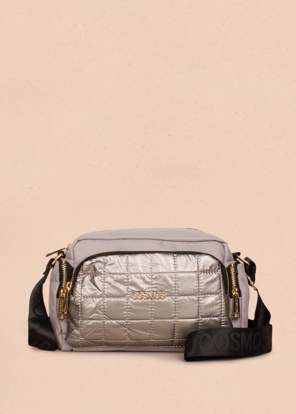Bolso tipo bandolera color gris con costuras en cuadro 105265