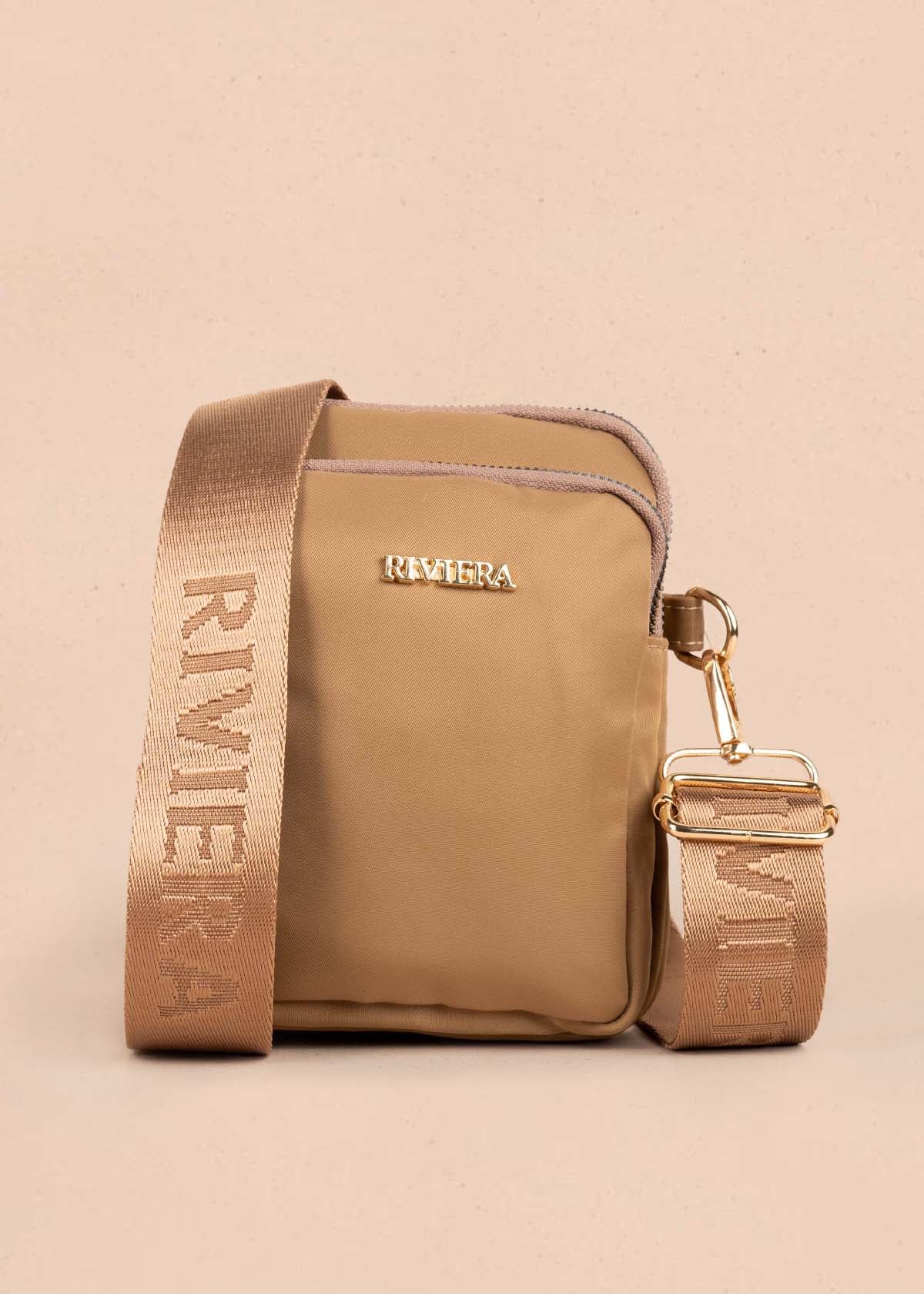 Porta celular color camel con bolsillo frontal 105304