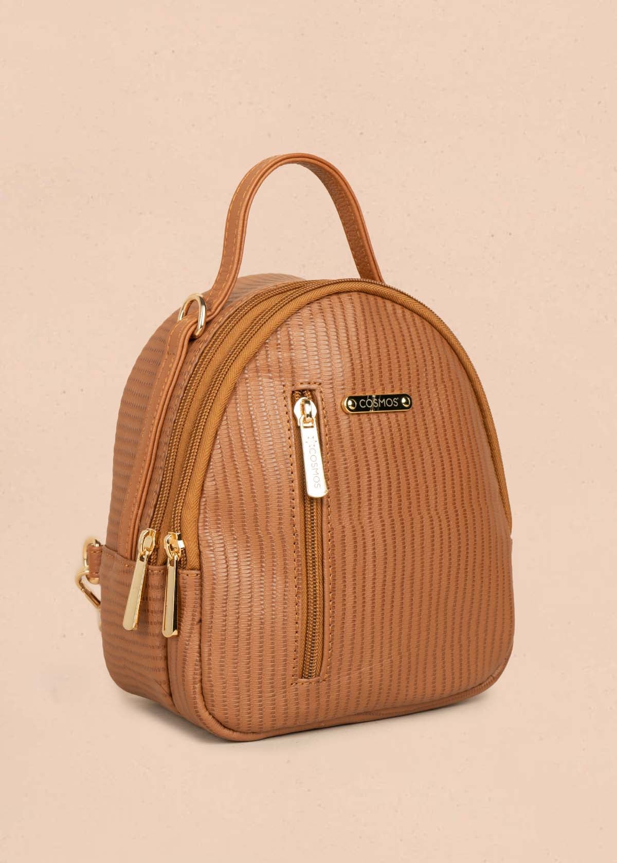 Morral en cuero color tabaco con cierre frontal 105310