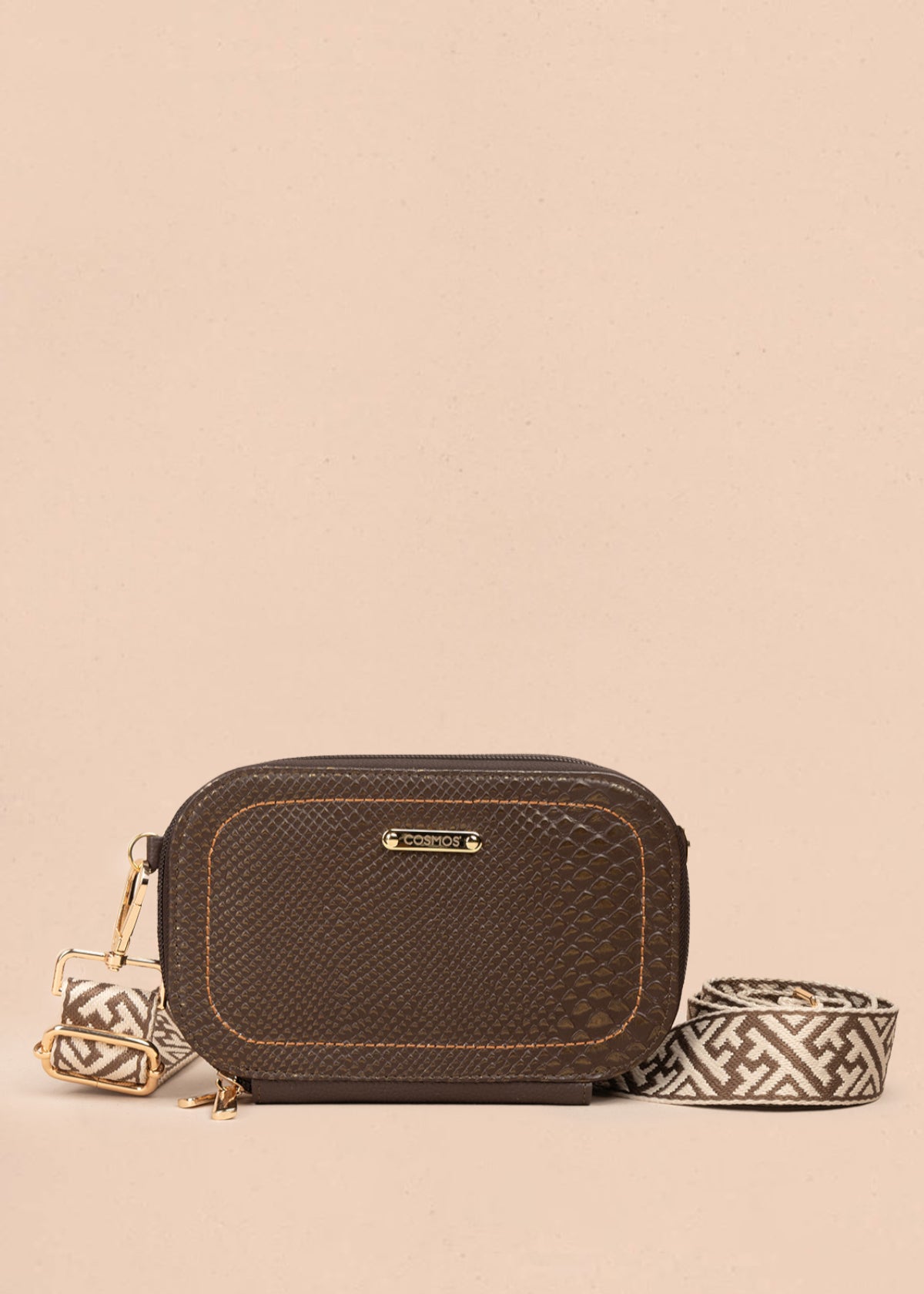 Bolso manos libres en cuero color café 105317
