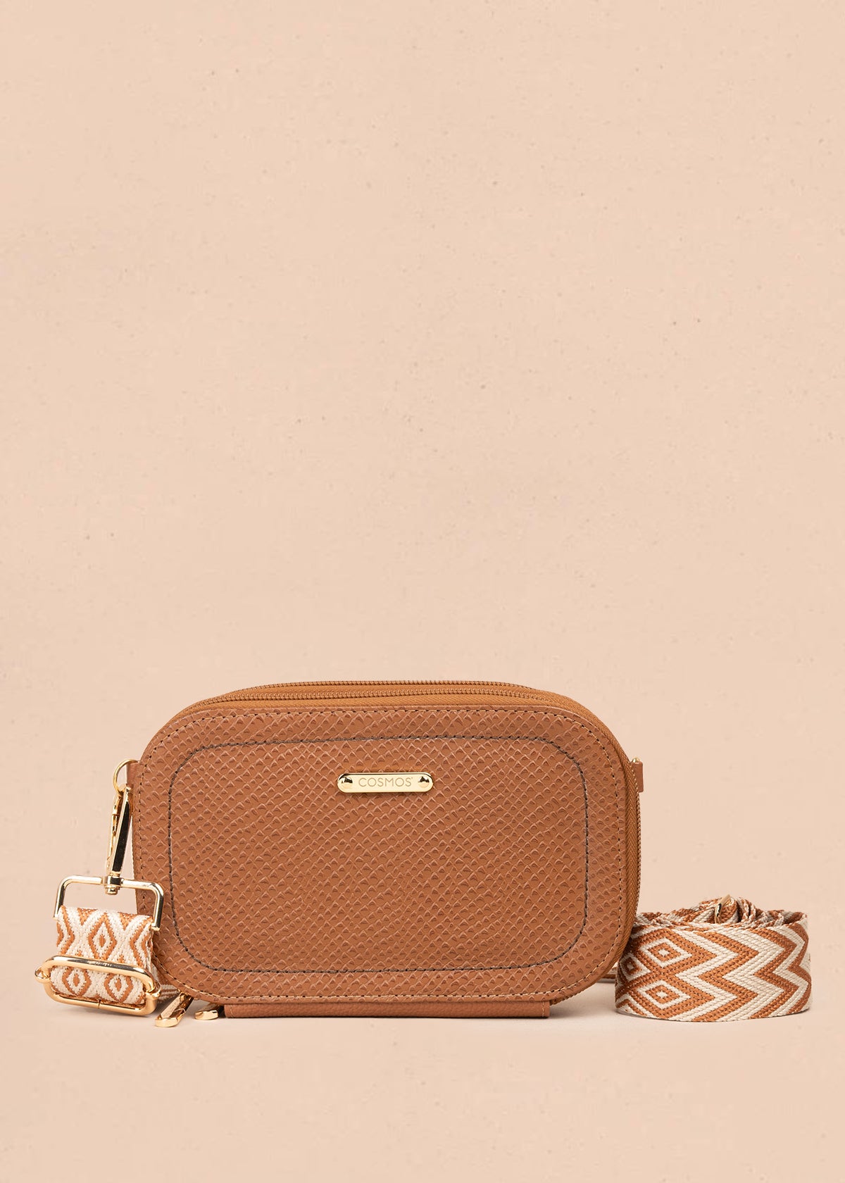 Bolso manos libres en cuero color tabaco 105317