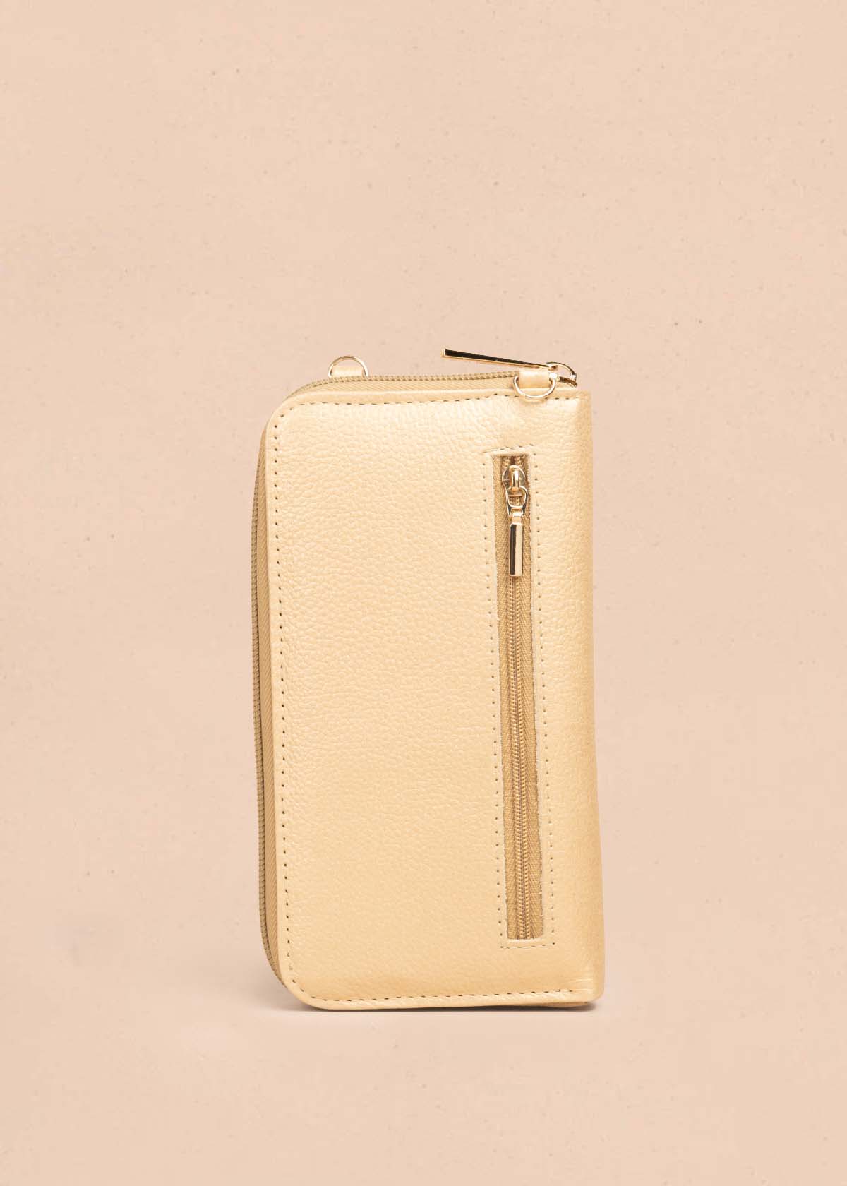 Porta celular en cuero color dorado con bolsillo frontal 105322