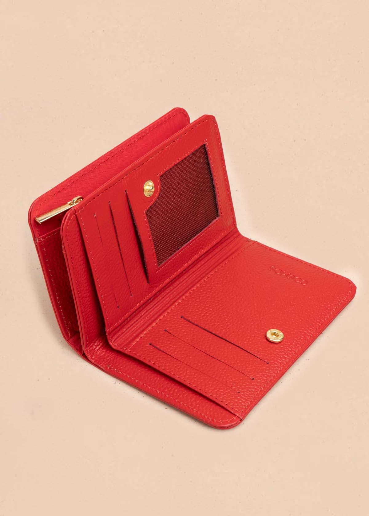 Billetera en cuero color rojo con detalle hexagonal 105323