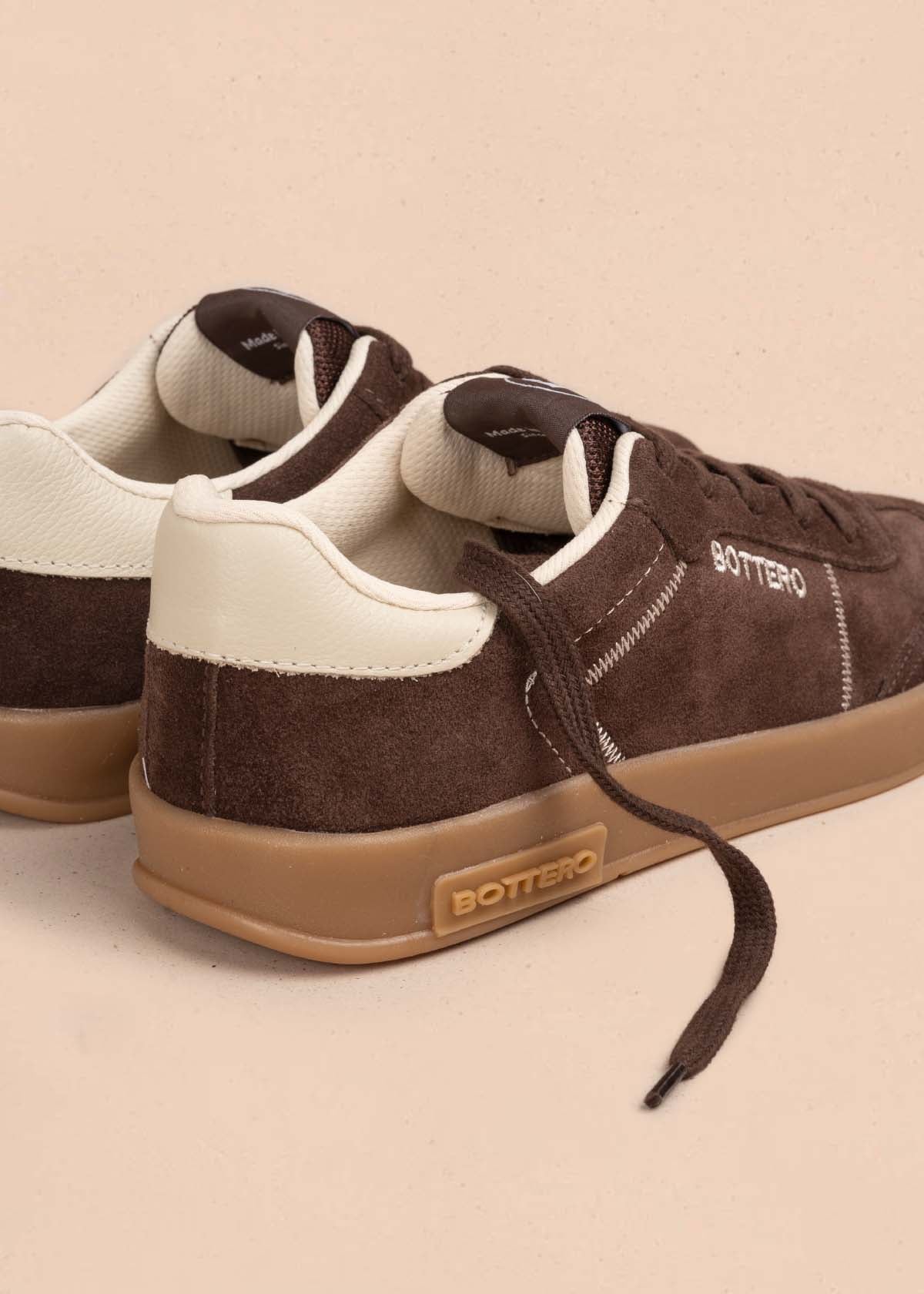 Tenis casuales en cuero color café 105330