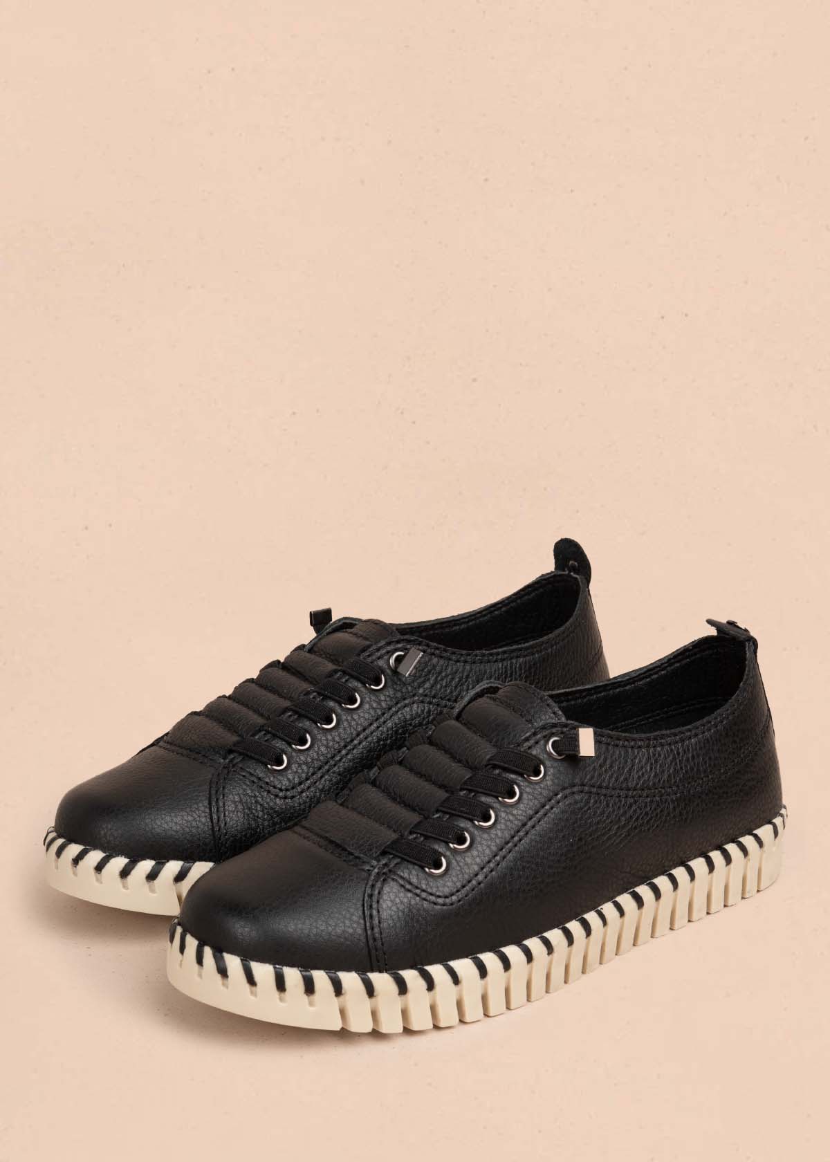 Tenis casuales en cuero color negro 105334