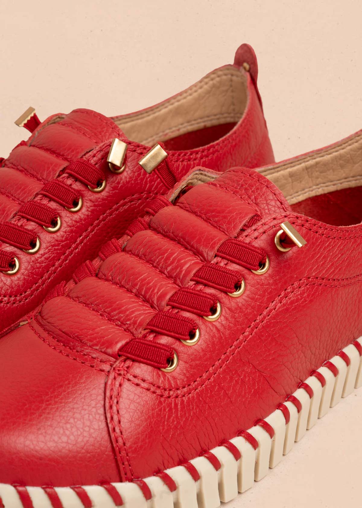 Tenis casuales en cuero color rojo 105334