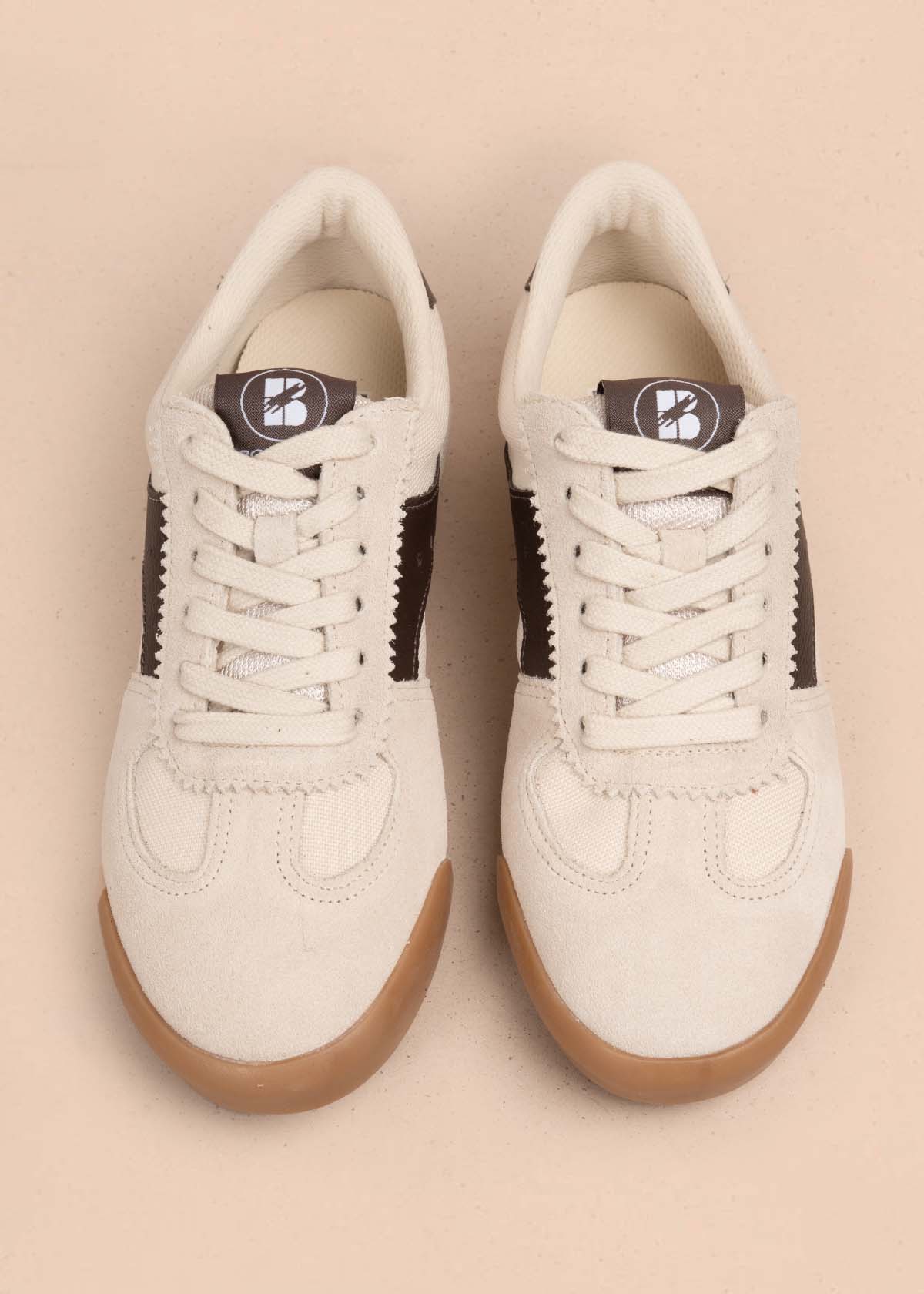 Tenis casuales en cuero color beige 105338