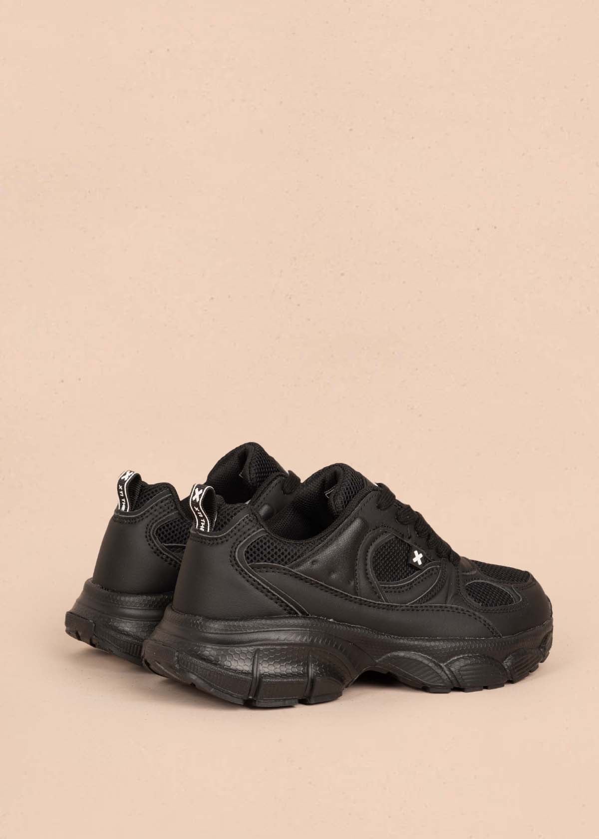 Tenis deportivos color negro 105348