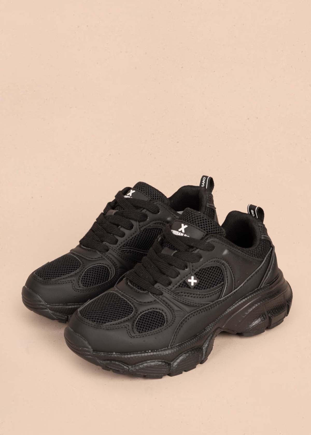 Tenis deportivos color negro 105348