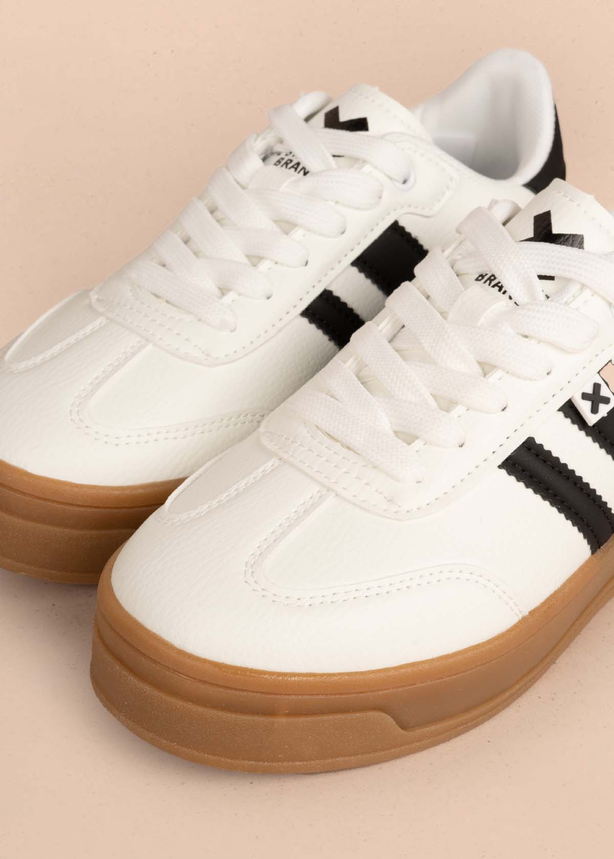 Tenis casuales color blanco 105360