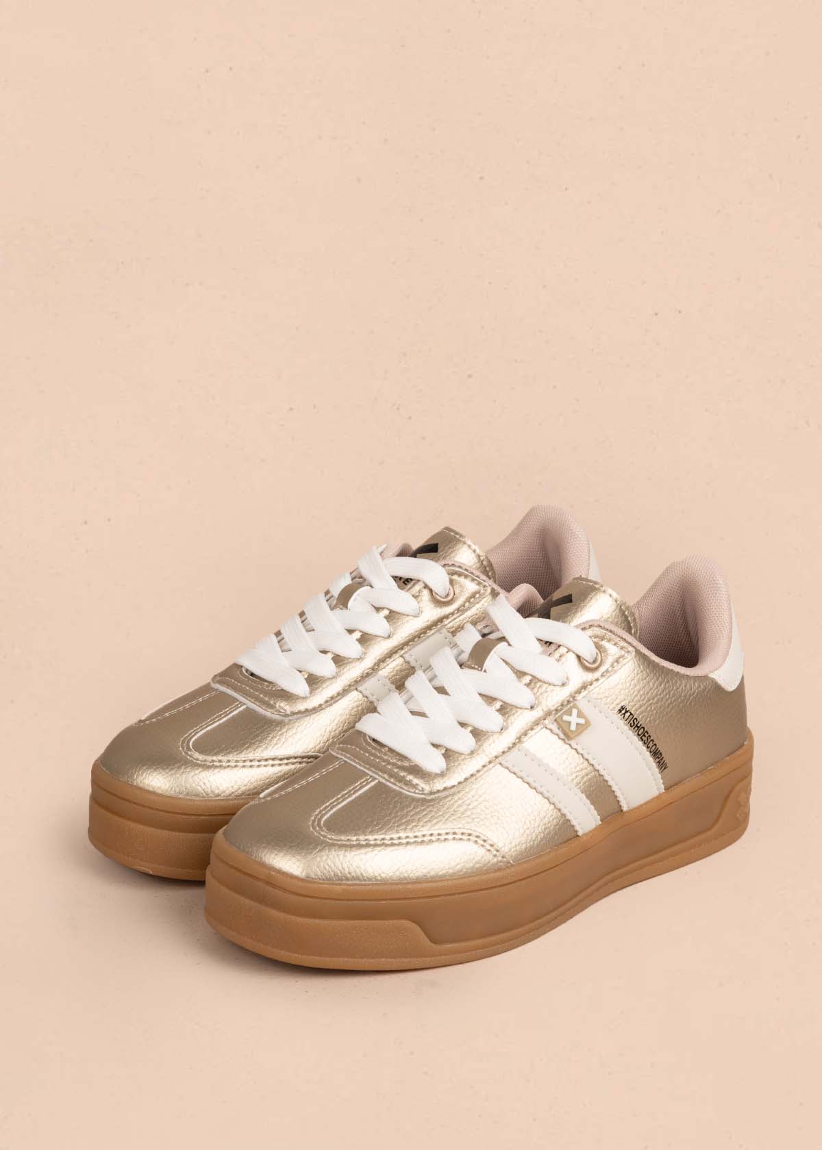 Tenis casuales color dorado 105360