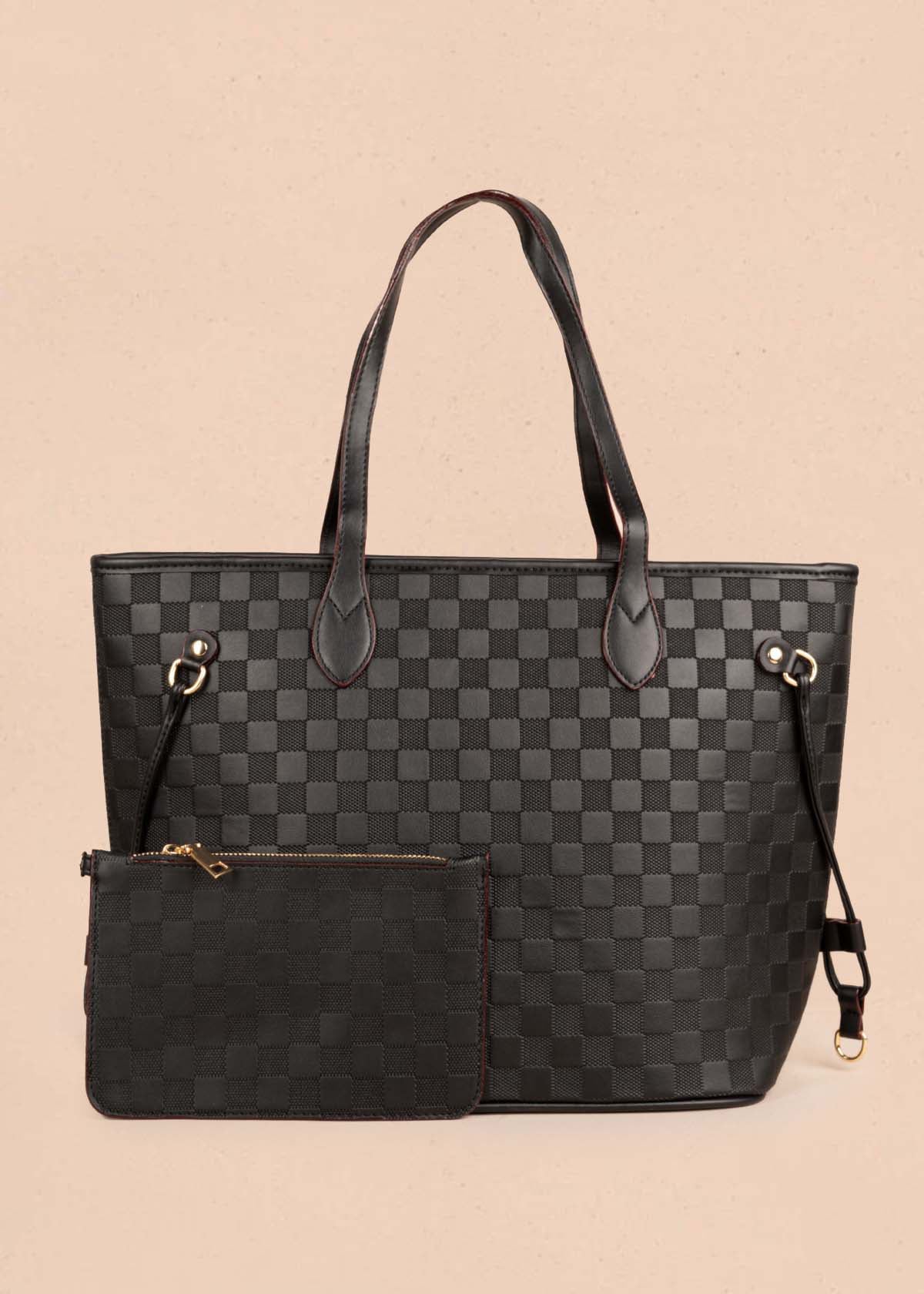 Bolso tipo shopping color negro con cuadros 105362