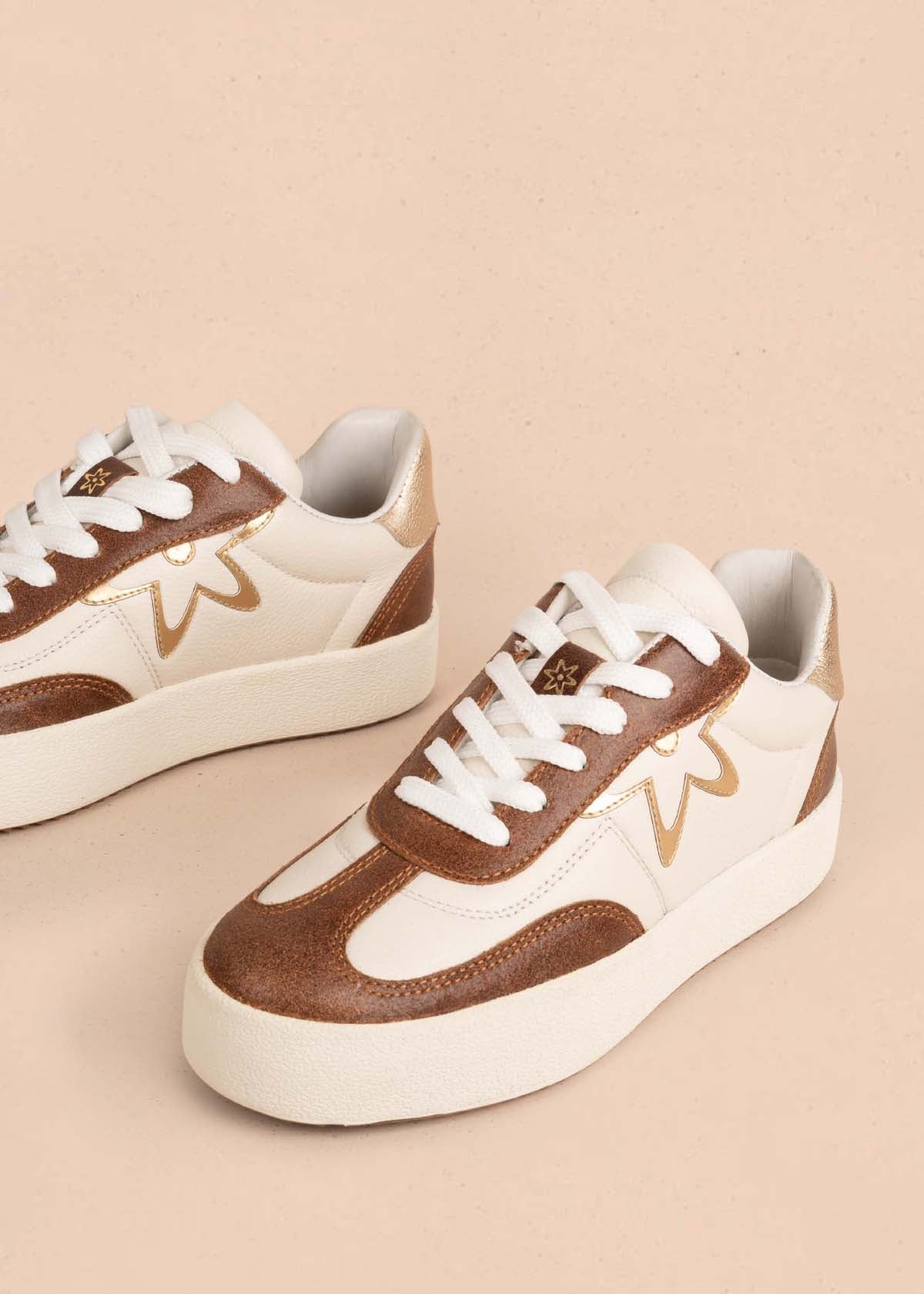 Tenis casuales en cuero talco con átomo COSMOS 105412