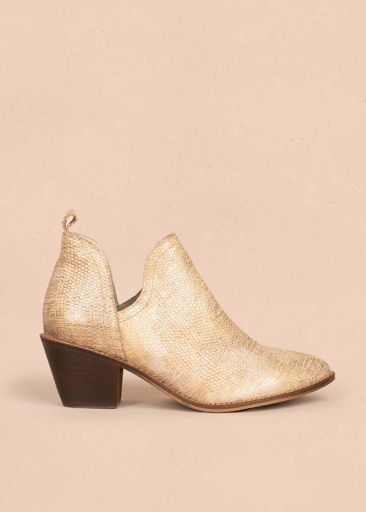 Botines en cuero color champaña 105415
