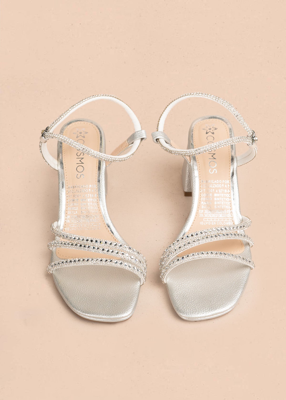 Sandalias color plata con tiras de pedrería brillante y acabado elegante 105427