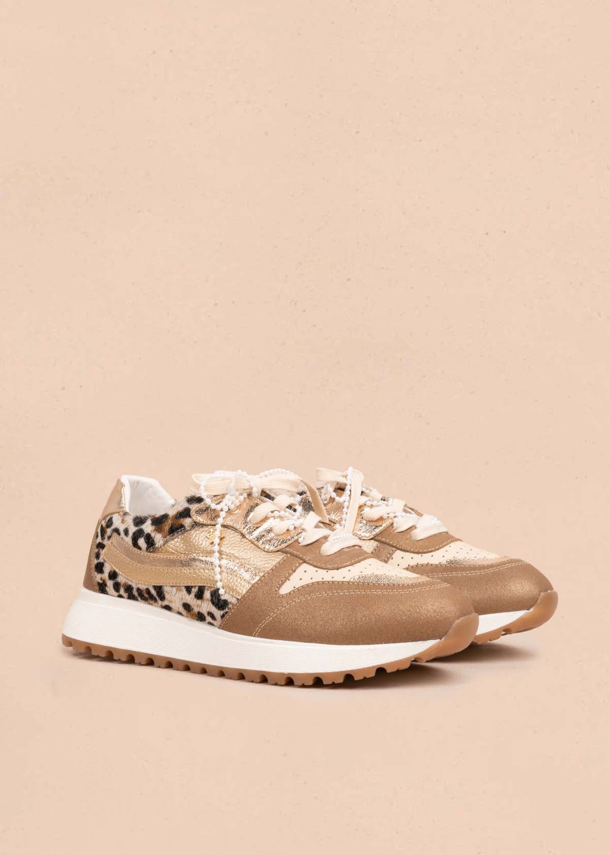 Tenis casuales en cuero color animal print 105481