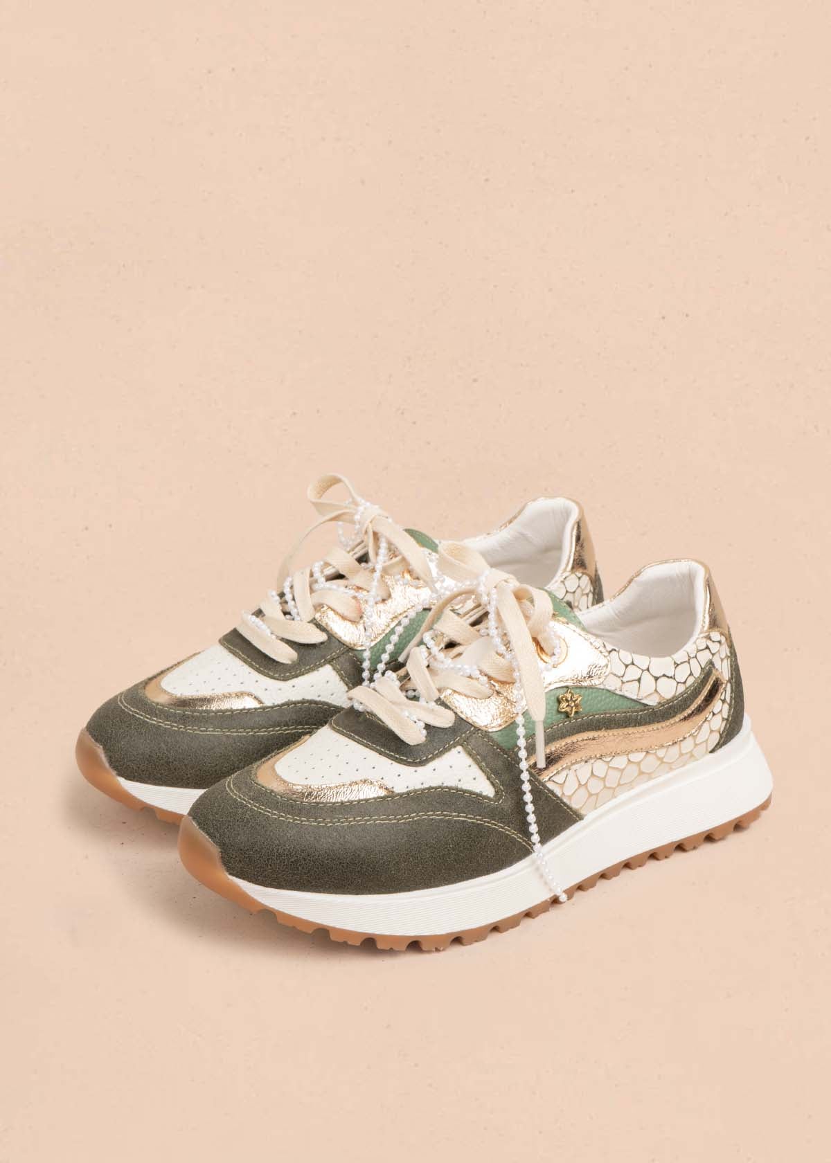 Tenis casuales en cuero color verde 105481
