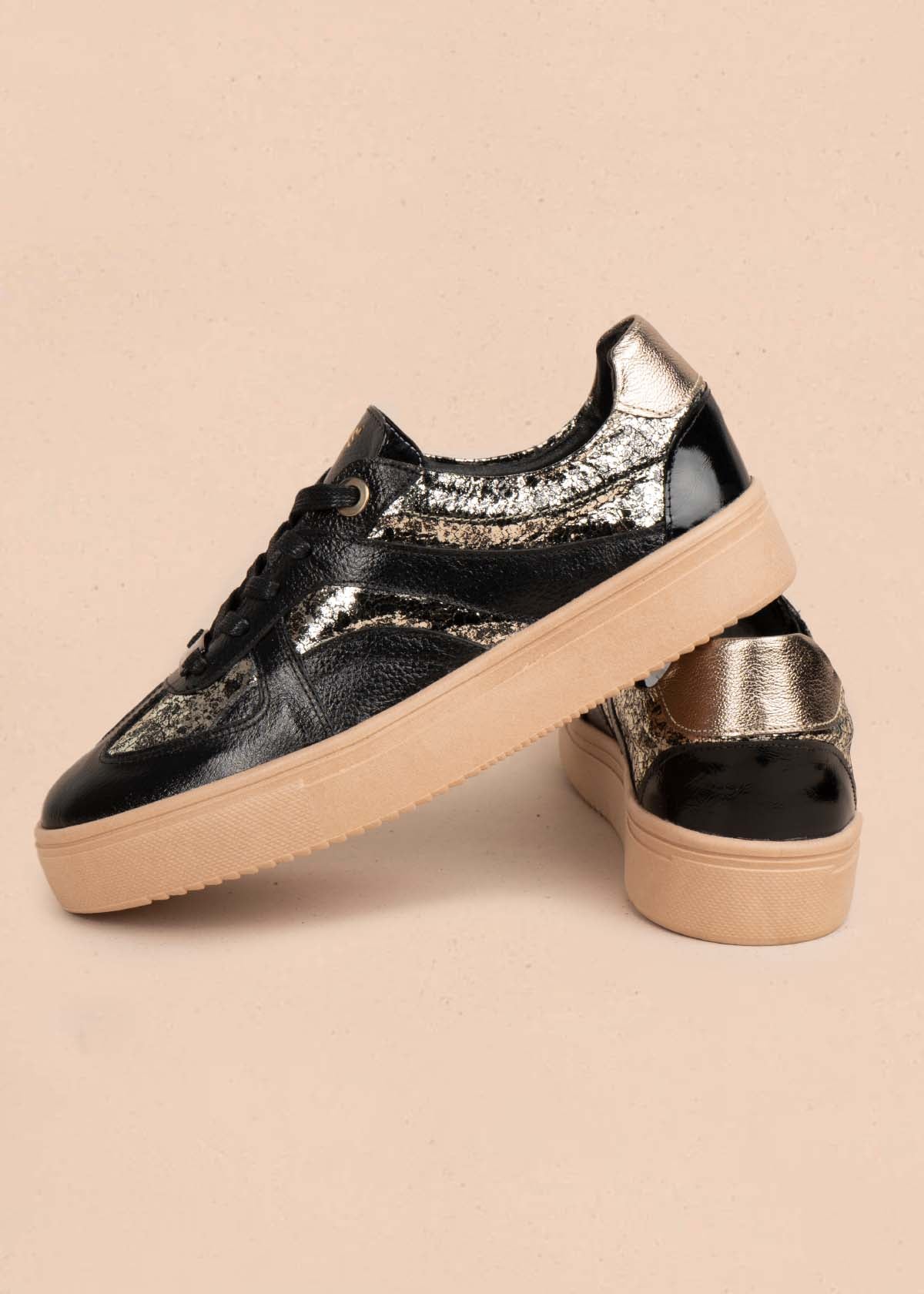 TENIS CASUALES EN CUERO COLOR NEGRO 105488