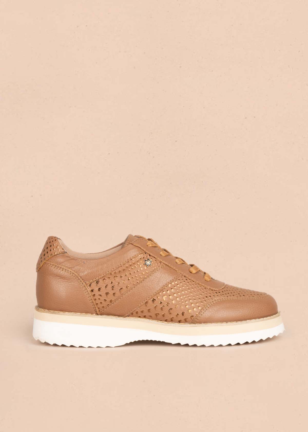 Zapatos con atadura en cuero color miel con folia 105502