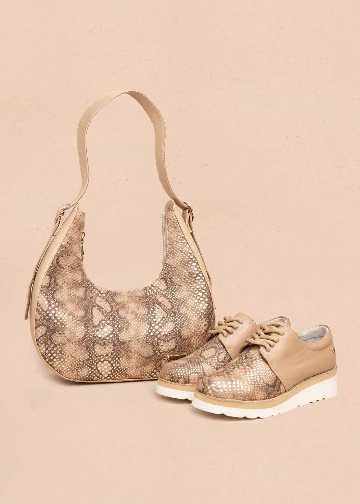 Zapatos con atadura en cuero color camel con folia pitón 105503